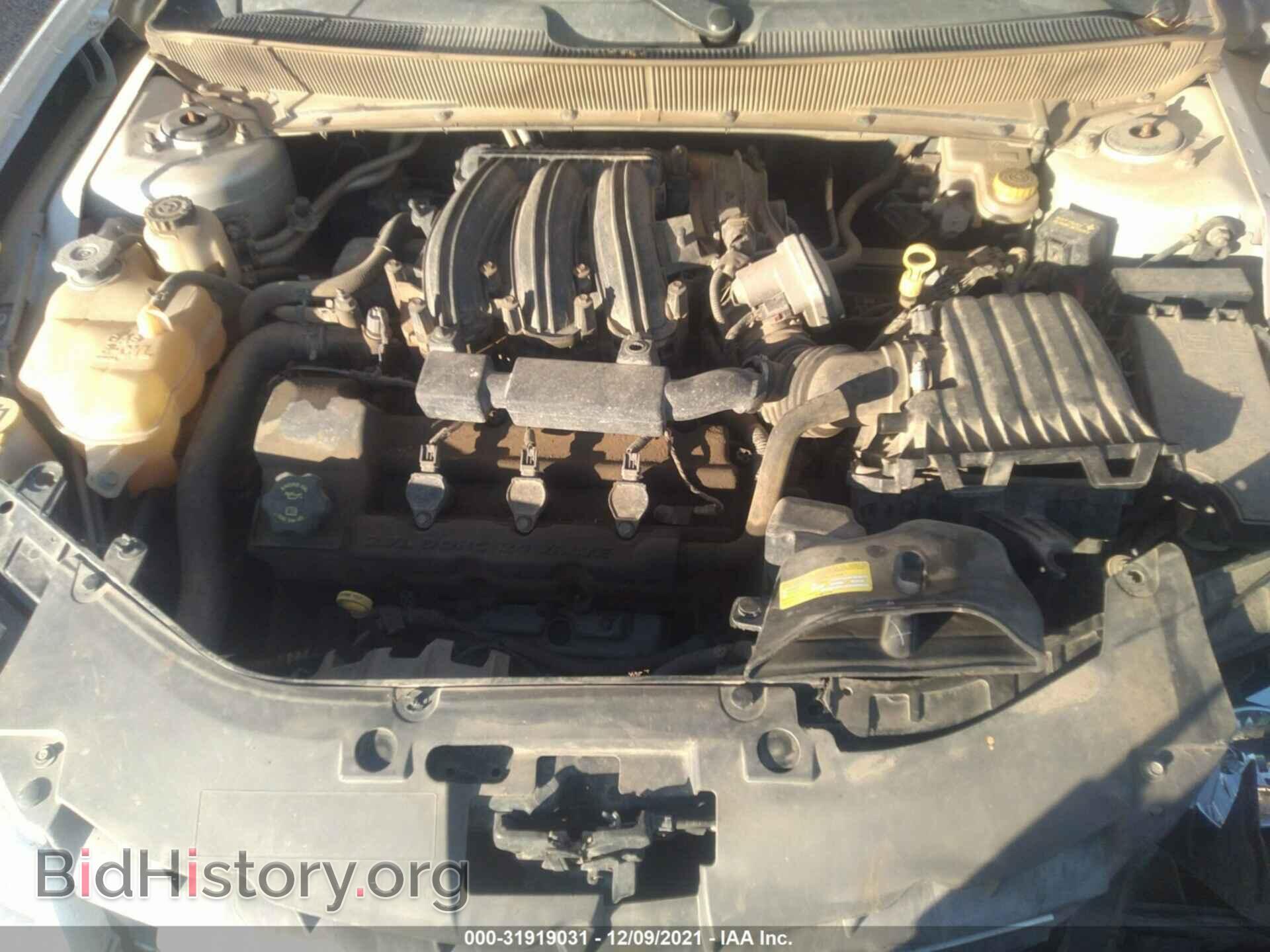 2010 CHRYSLER SEBRING - VIN: 1C3CC5FD0AN134737 - Фото 10