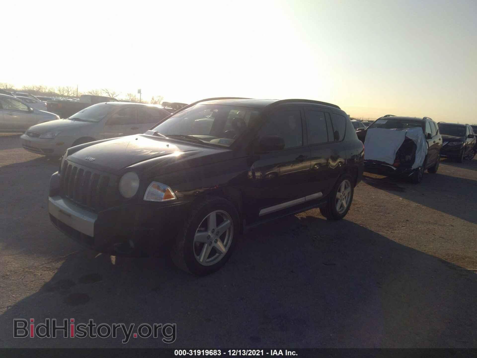 2007 JEEP COMPASS - VIN: 1J8FT57WX7D117105 - Фото 2