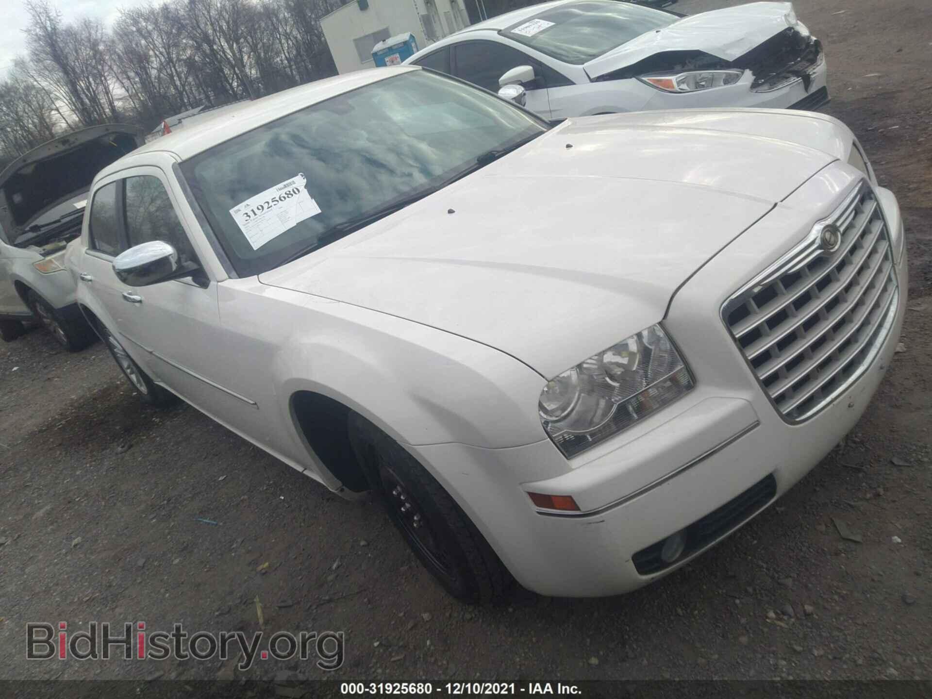 Фотография 2C3CA4CD9AH198658 - CHRYSLER 300 2010