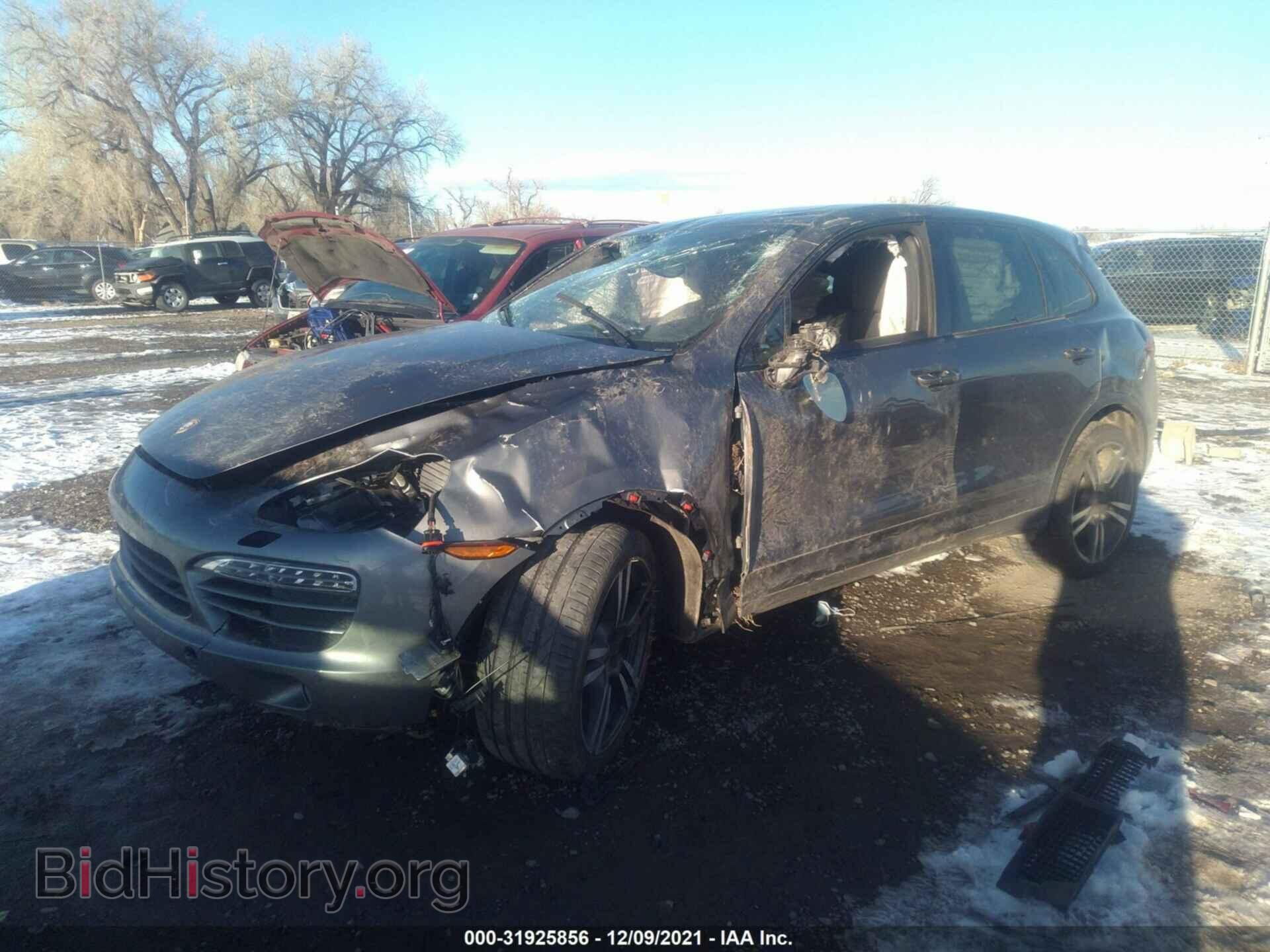 2013 PORSCHE CAYENNE - VIN: WP1AA2A29DLA08260 - Фото 2