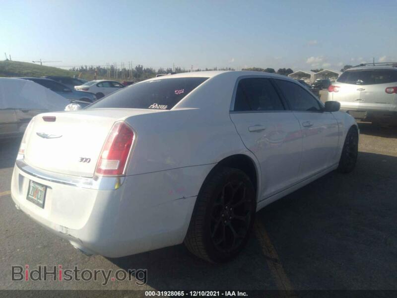 2014 Chrysler 300 (VIN 2C3CCAAG7EH243835) — фото 4 из 11