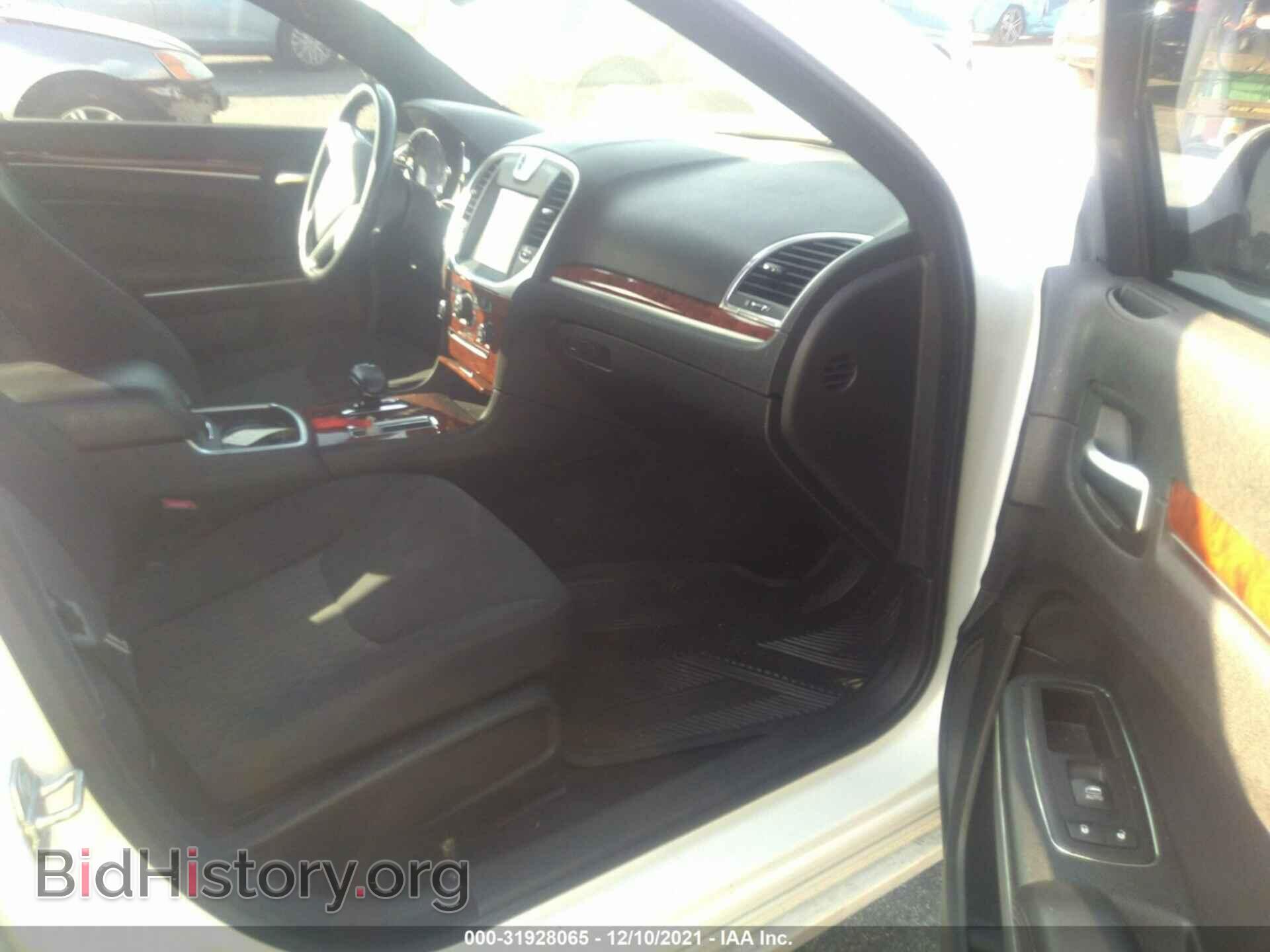 2014 CHRYSLER 300 - VIN: 2C3CCAAG7EH243835 - Фото 5