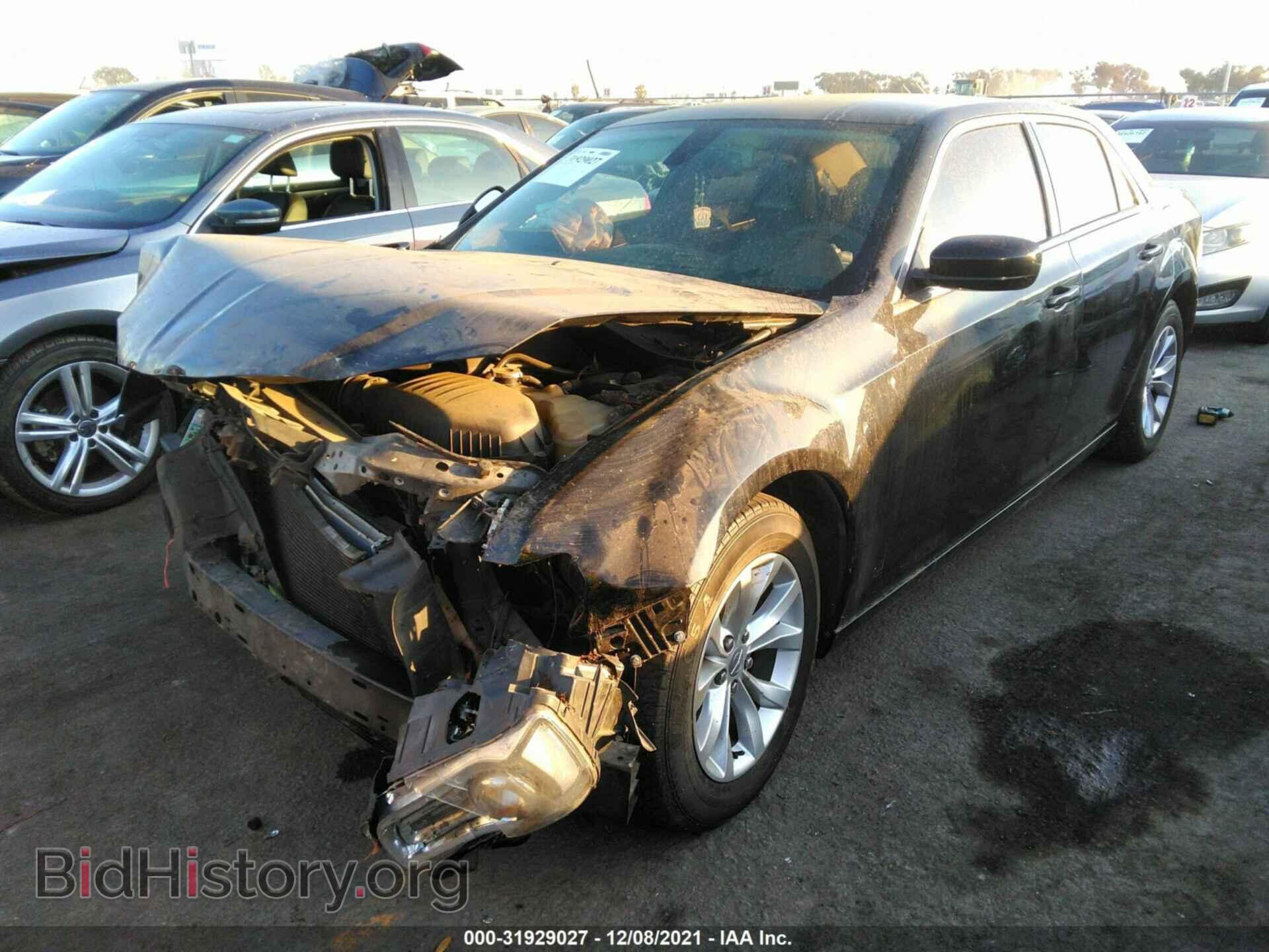 2015 CHRYSLER 300 - VIN: 2C3CCAAG9FH829325 - Фото 2