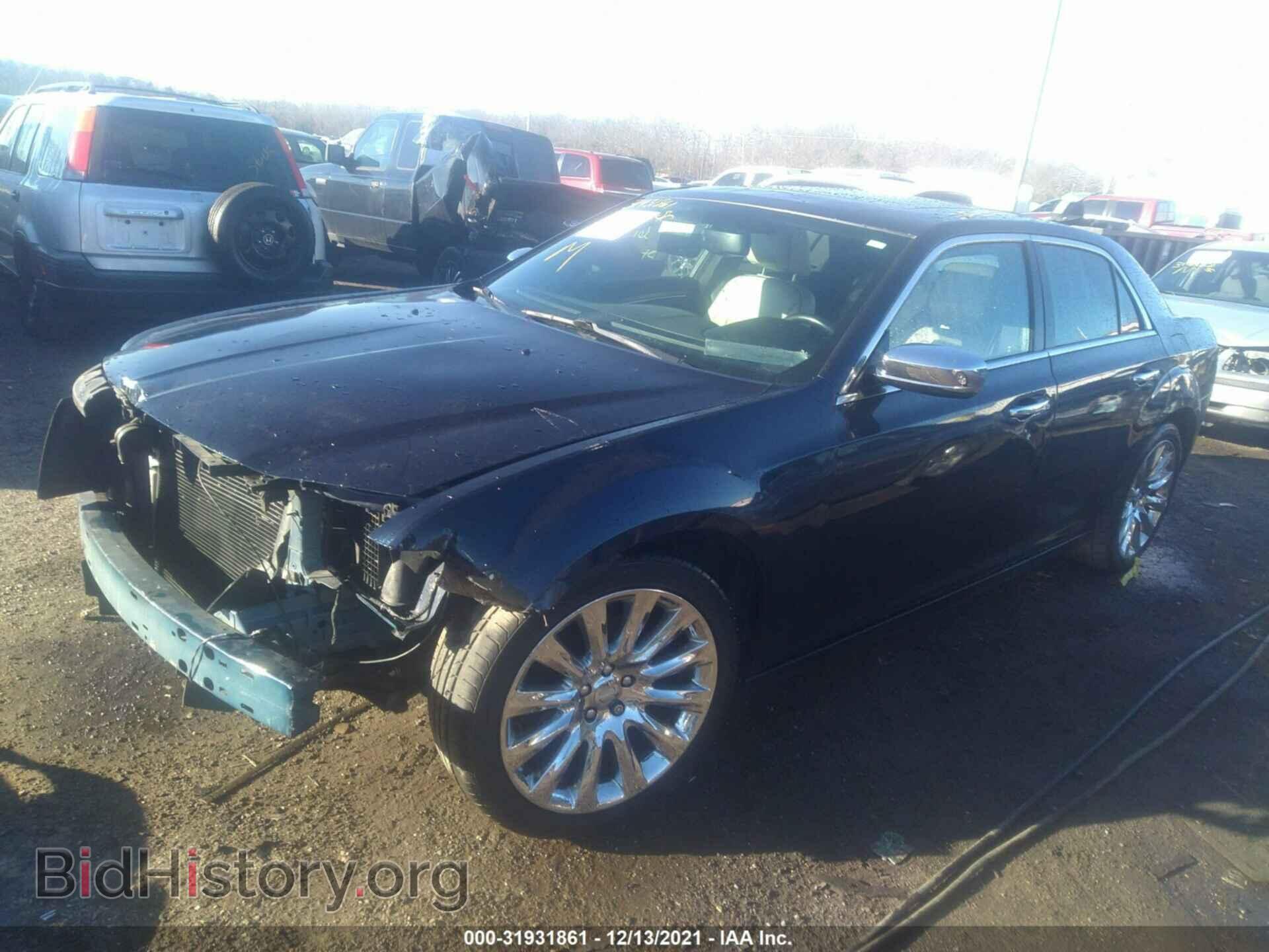 2013 CHRYSLER 300 - VIN: 2C3CCAAG3DH731940 - Фото 2