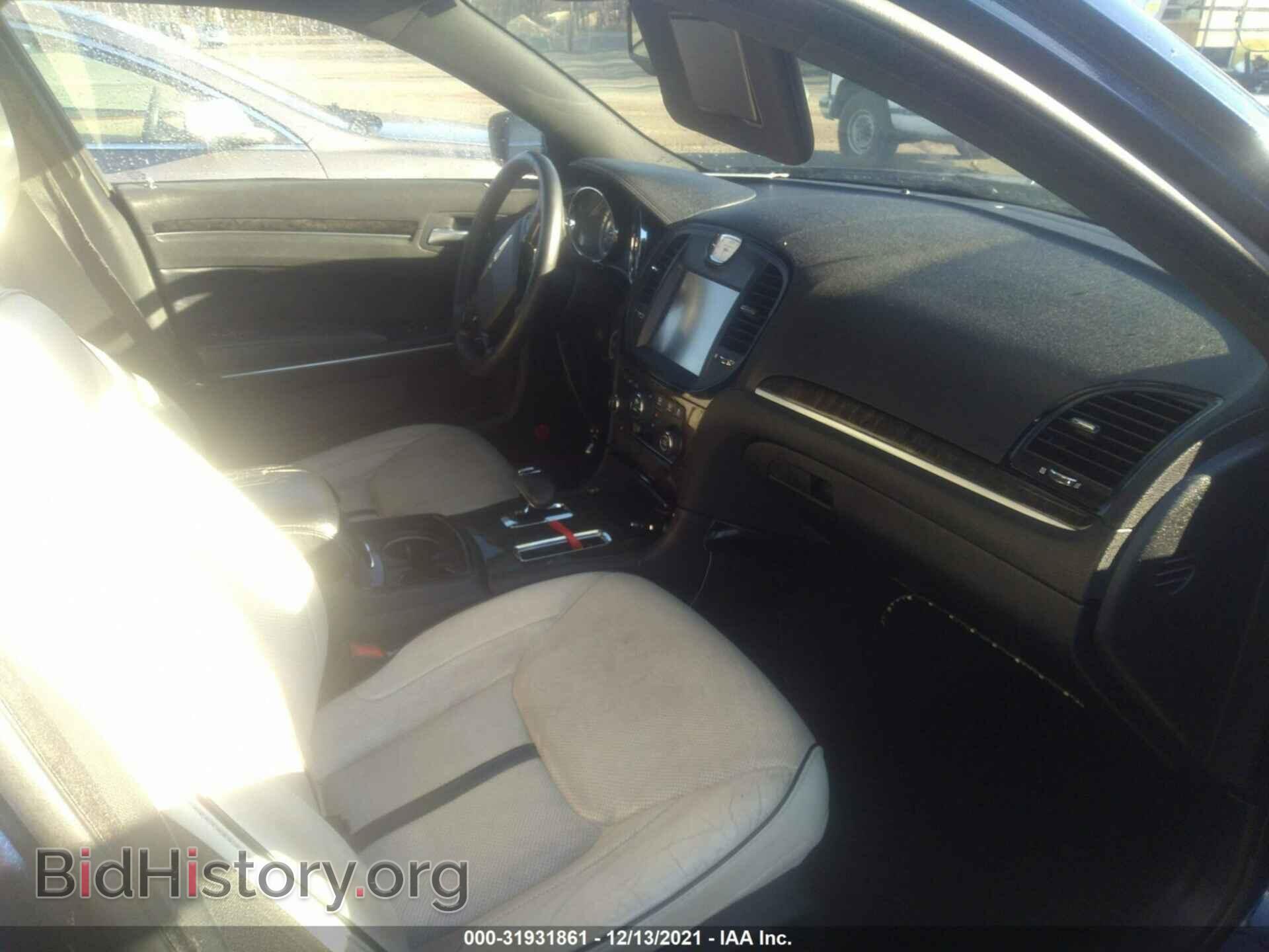 2013 CHRYSLER 300 - VIN: 2C3CCAAG3DH731940 - Фото 5