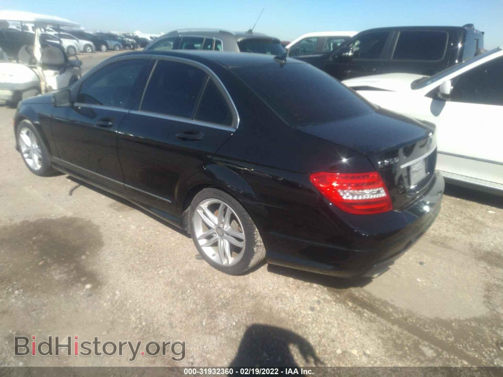 2014 MERCEDES-BENZ C-CLASS - VIN: WDDGF4HB0EA961229 - Фото 3