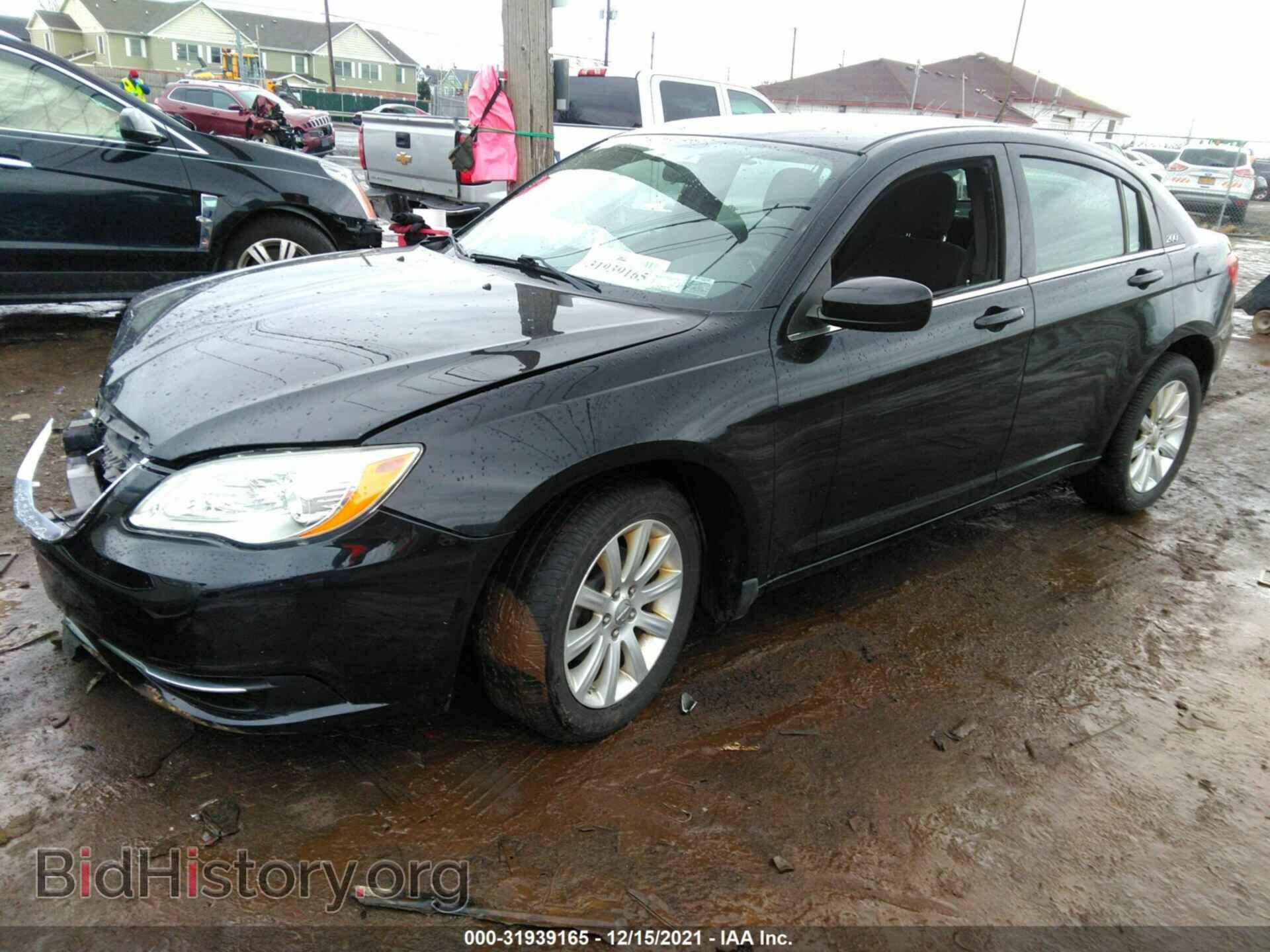 2011 CHRYSLER 200 - VIN: 1C3BC1FB1BN604200 - Фото 2
