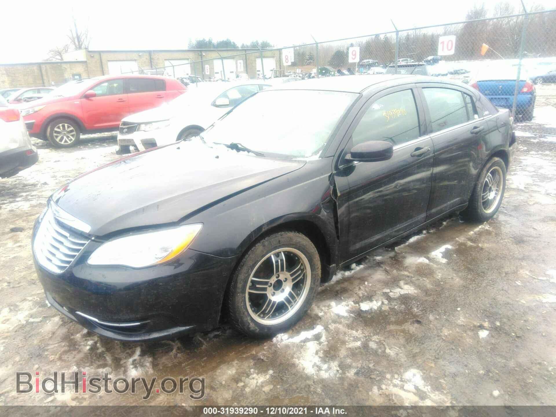 2011 CHRYSLER 200 - VIN: 1C3BC4FB1BN610984 - Фото 2