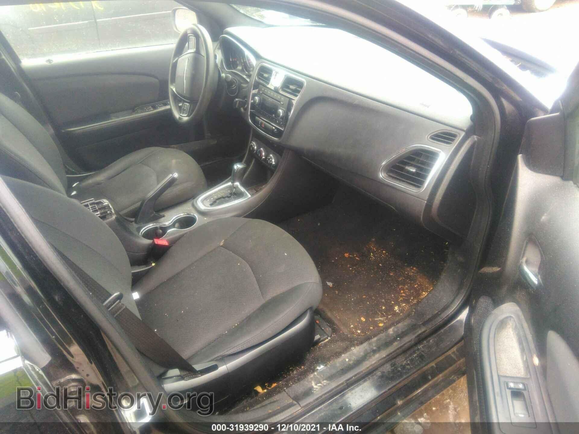 2011 CHRYSLER 200 - VIN: 1C3BC4FB1BN610984 - Фото 5