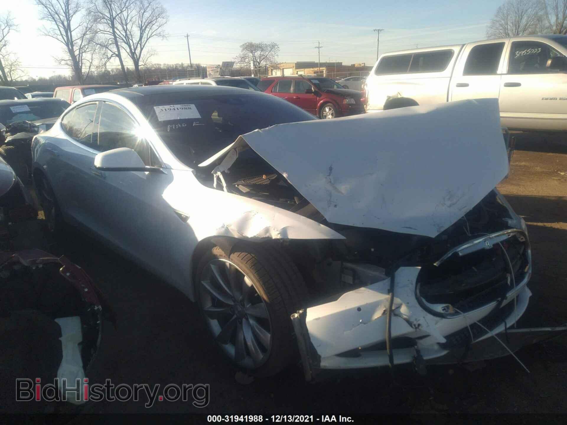 Фотография 5YJSA1H4XFF098757 - TESLA MODEL S 2015