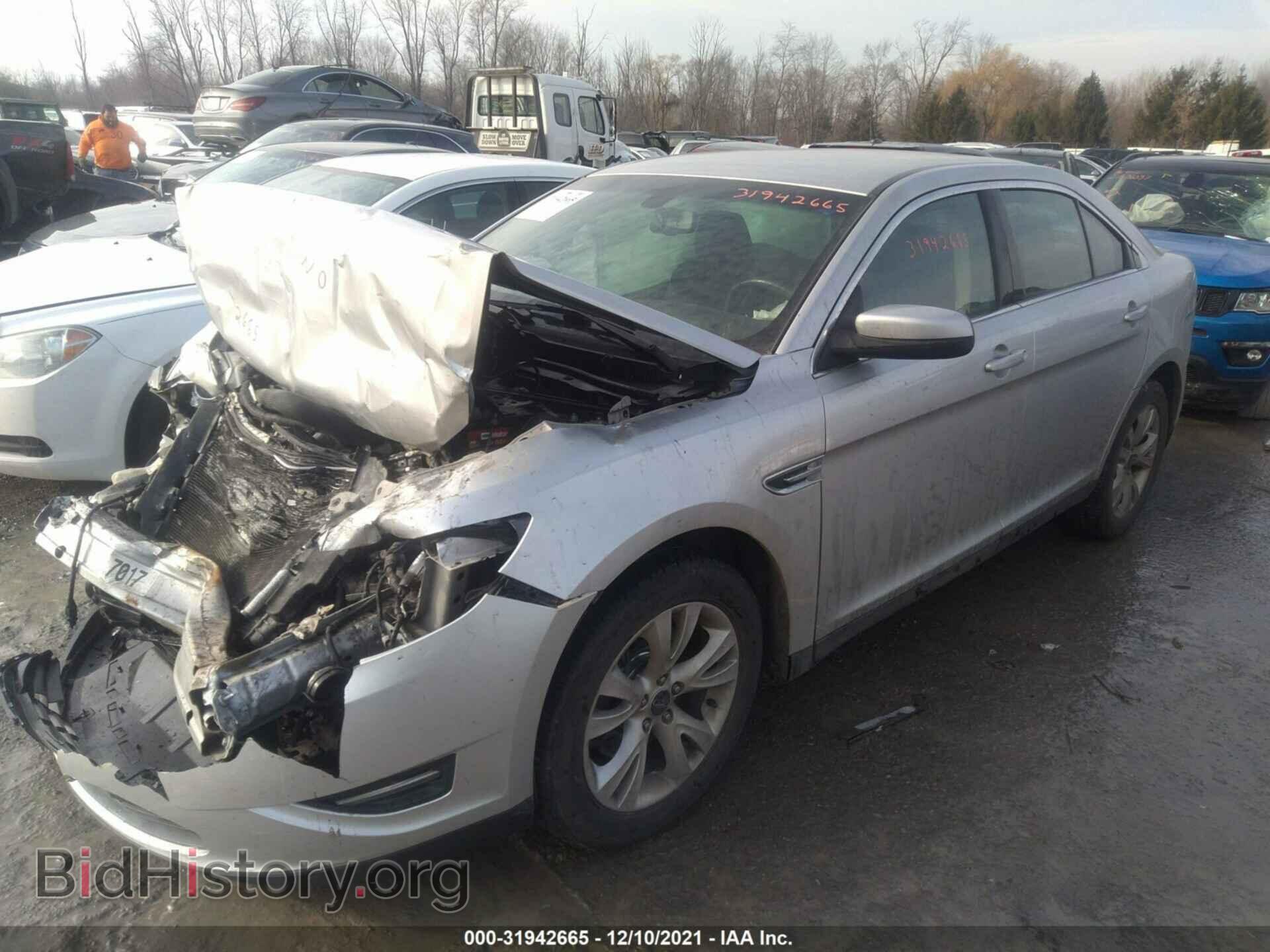 2011 FORD TAURUS - VIN: 1FAHP2EW2BG166088 - Photo 2