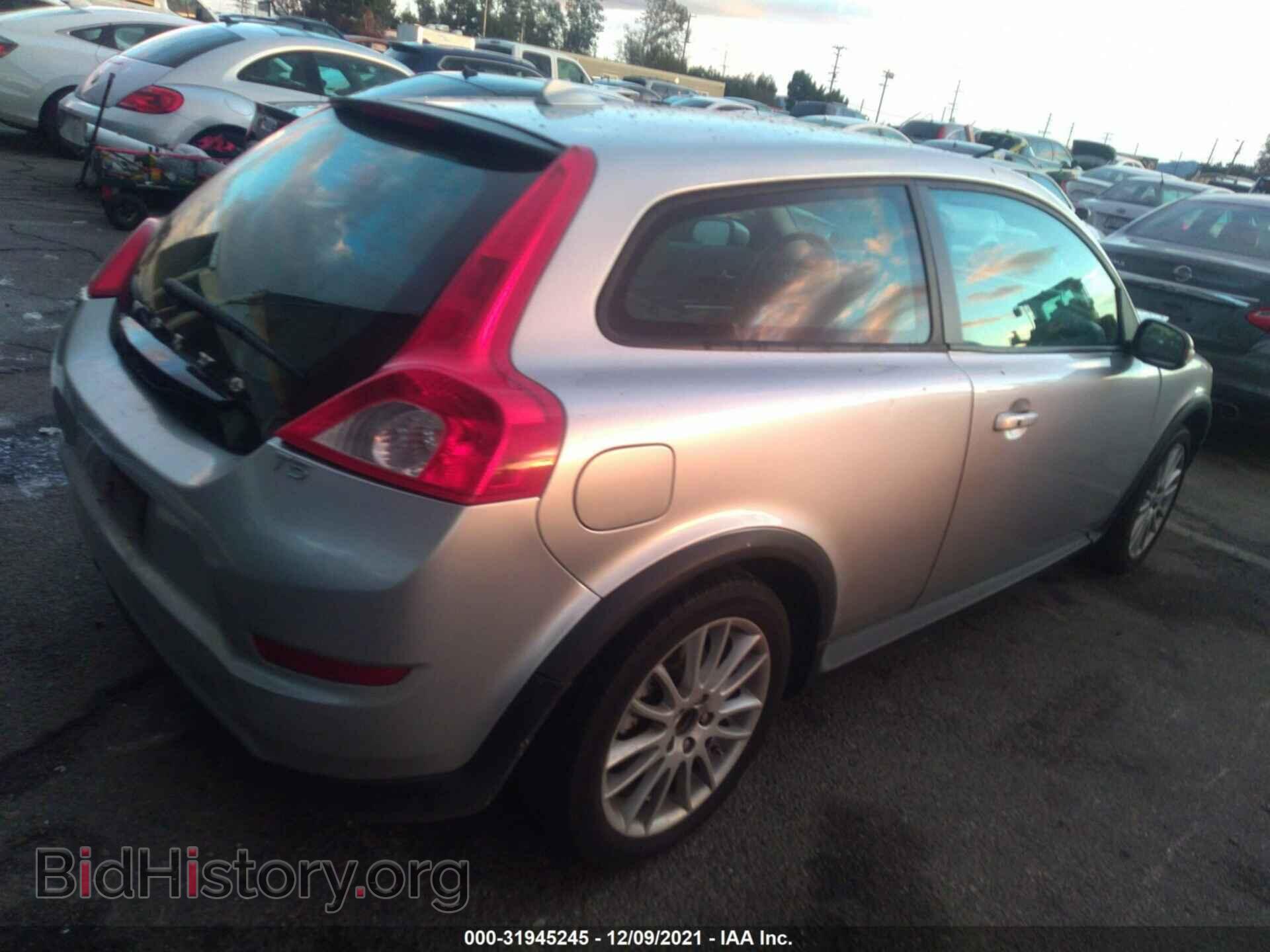 2012 VOLVO C30 - VIN: YV1672MK6C2286534 - Фото 4