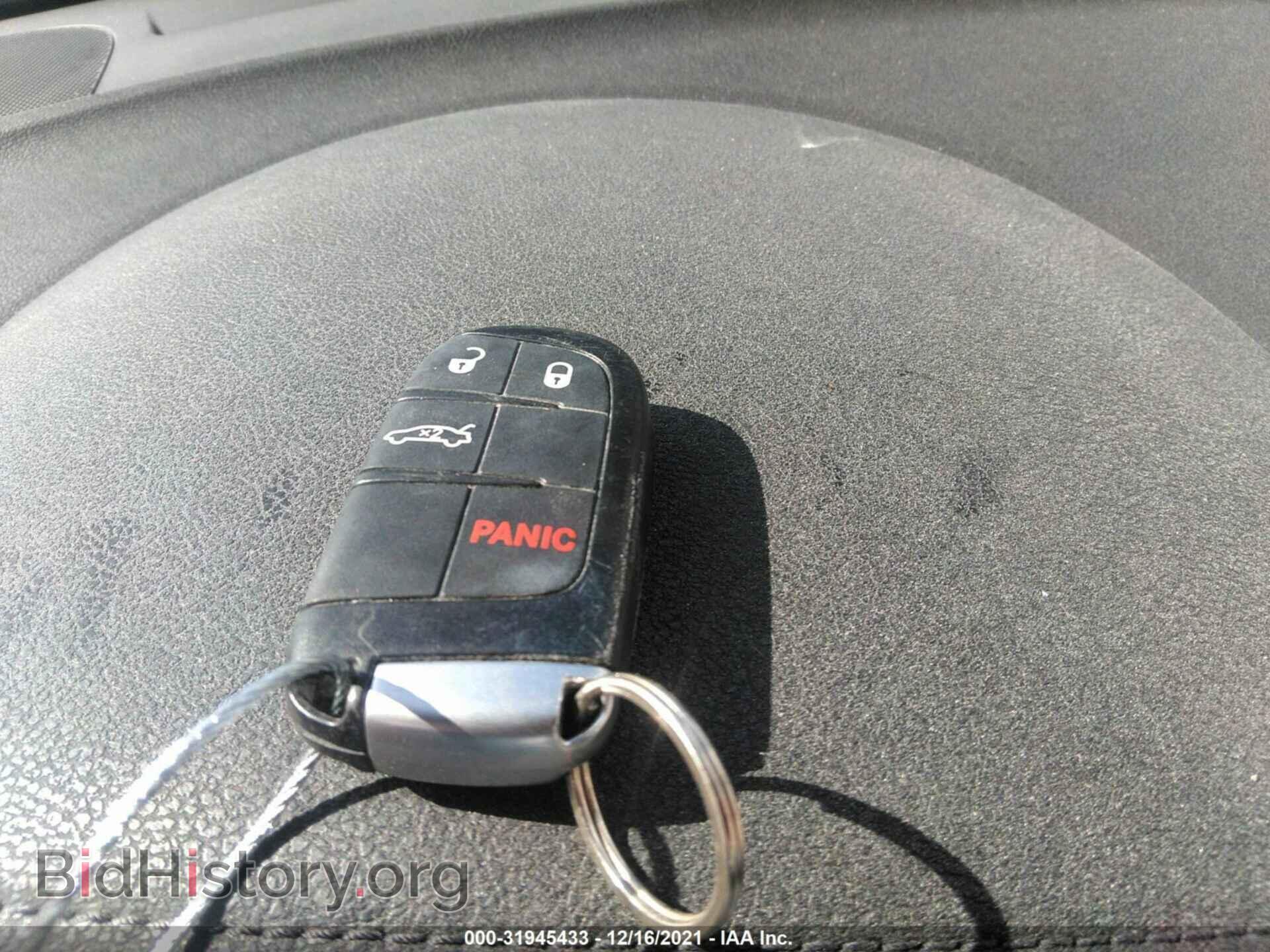 2019 CHRYSLER 300 - VIN: 2C3CCAAG9KH542433 - Фото 11