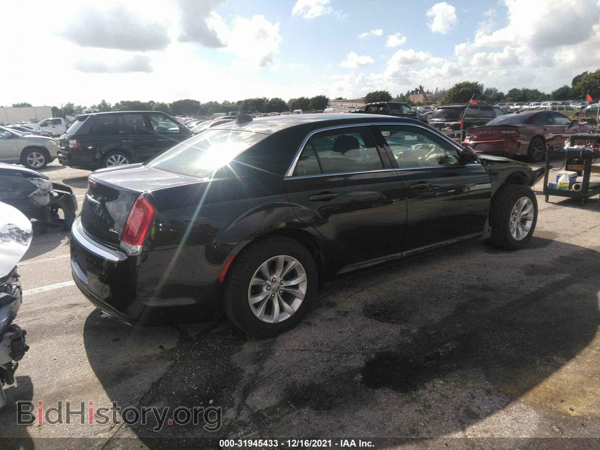 2019 CHRYSLER 300 - VIN: 2C3CCAAG9KH542433 - Фото 4