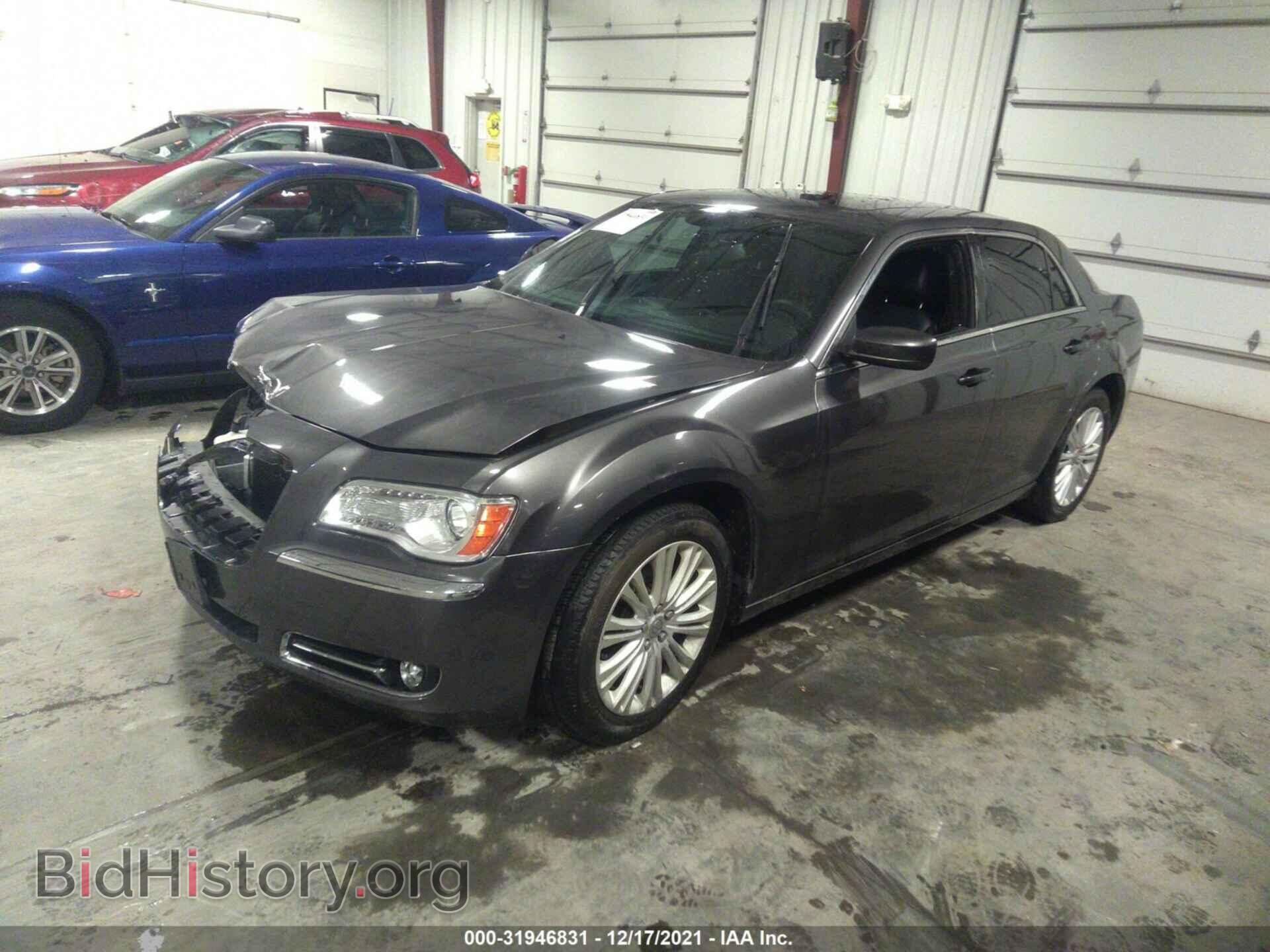 2014 CHRYSLER 300 - VIN: 2C3CCARG6EH193997 - Фото 2