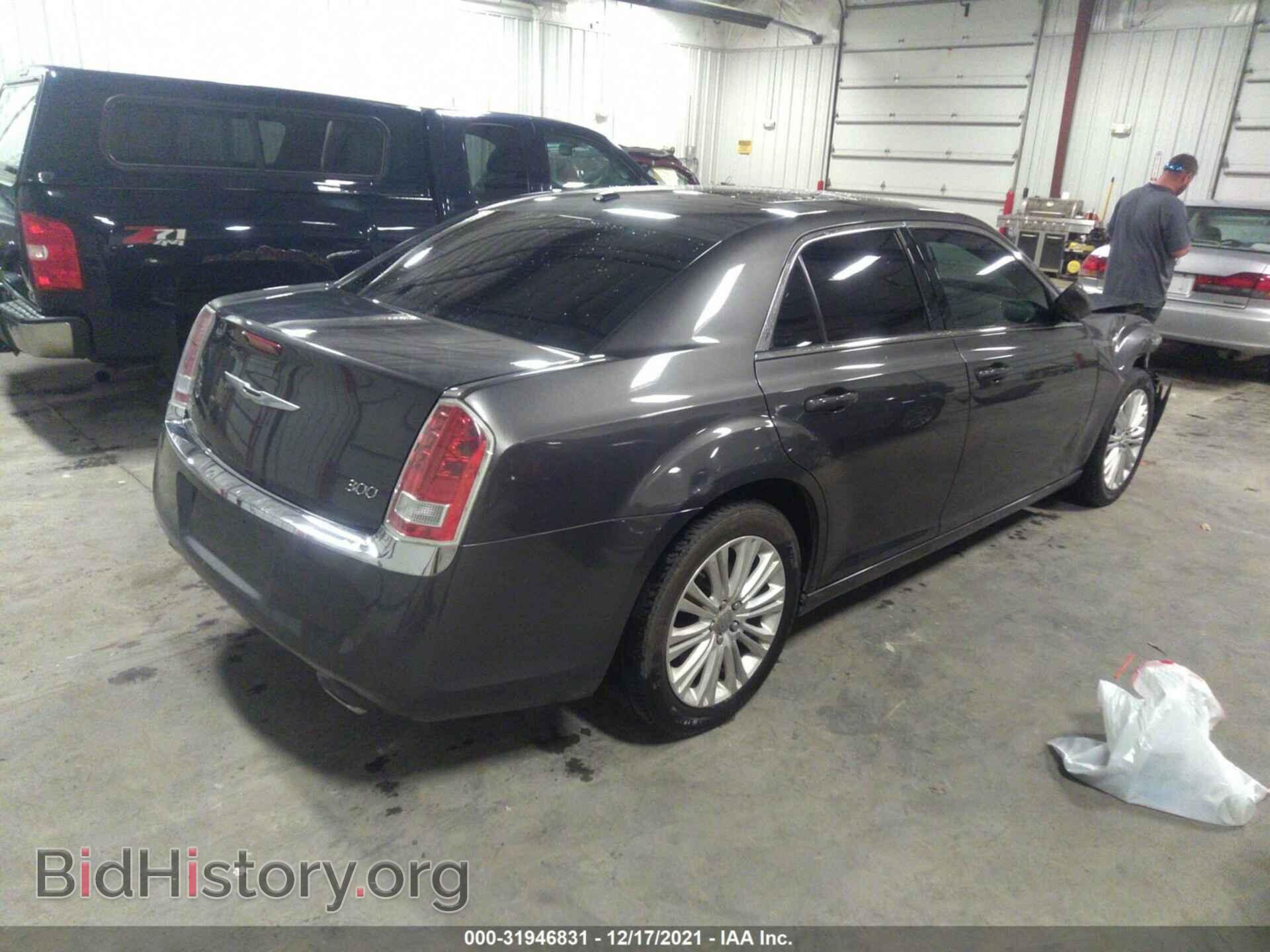 2014 CHRYSLER 300 - VIN: 2C3CCARG6EH193997 - Фото 4