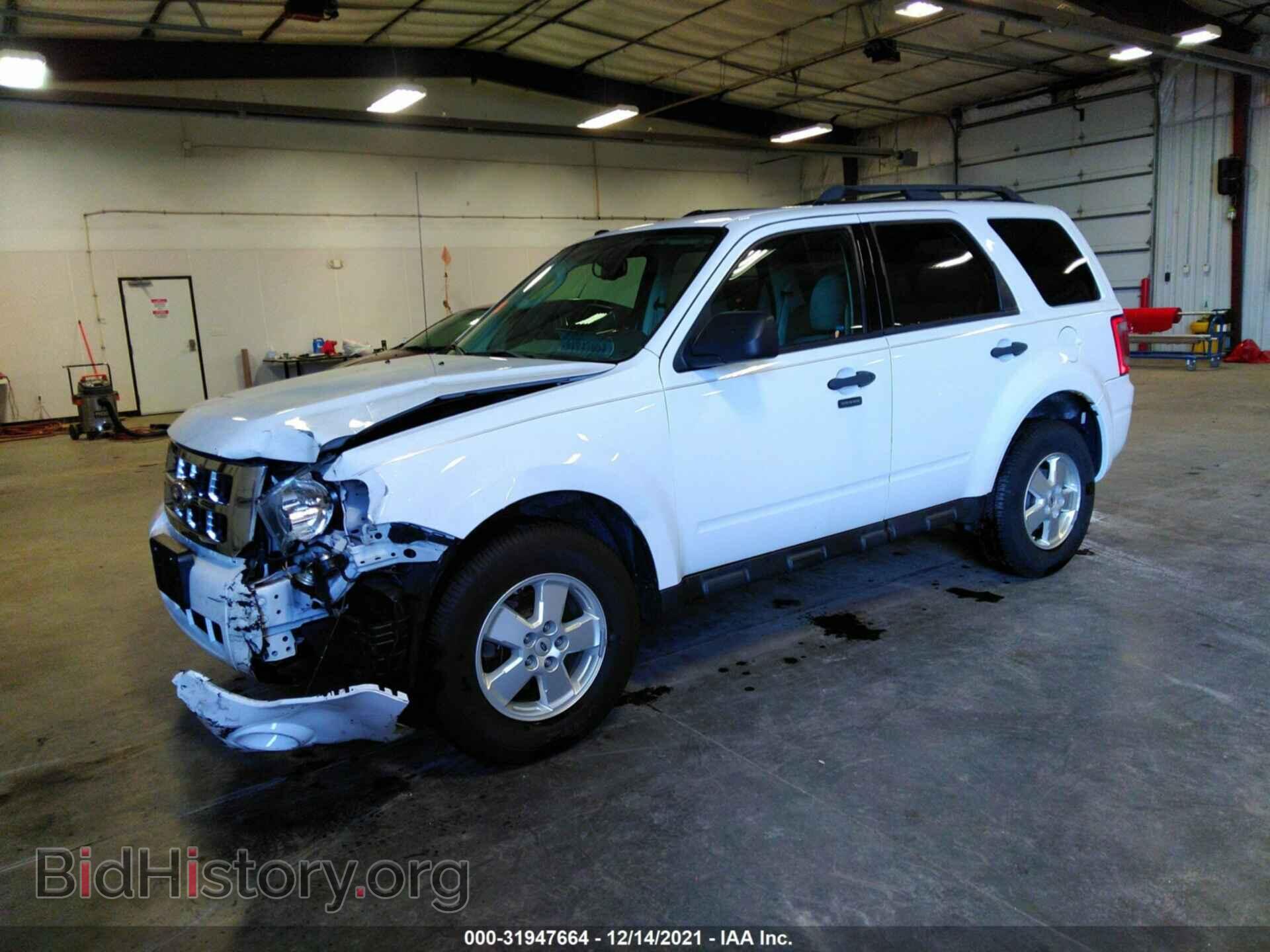 2011 FORD ESCAPE - VIN: 1FMCU0D78BKC13063 - Фото 2