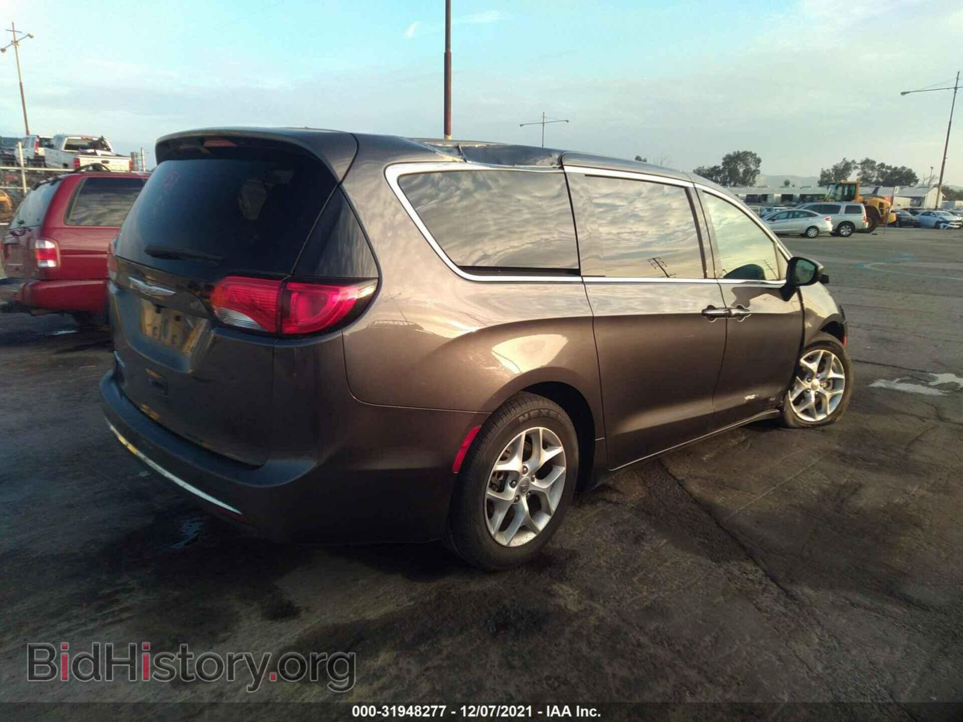 2017 CHRYSLER PACIFICA - VIN: 2C4RC1BGXHR846572 - Фото 4