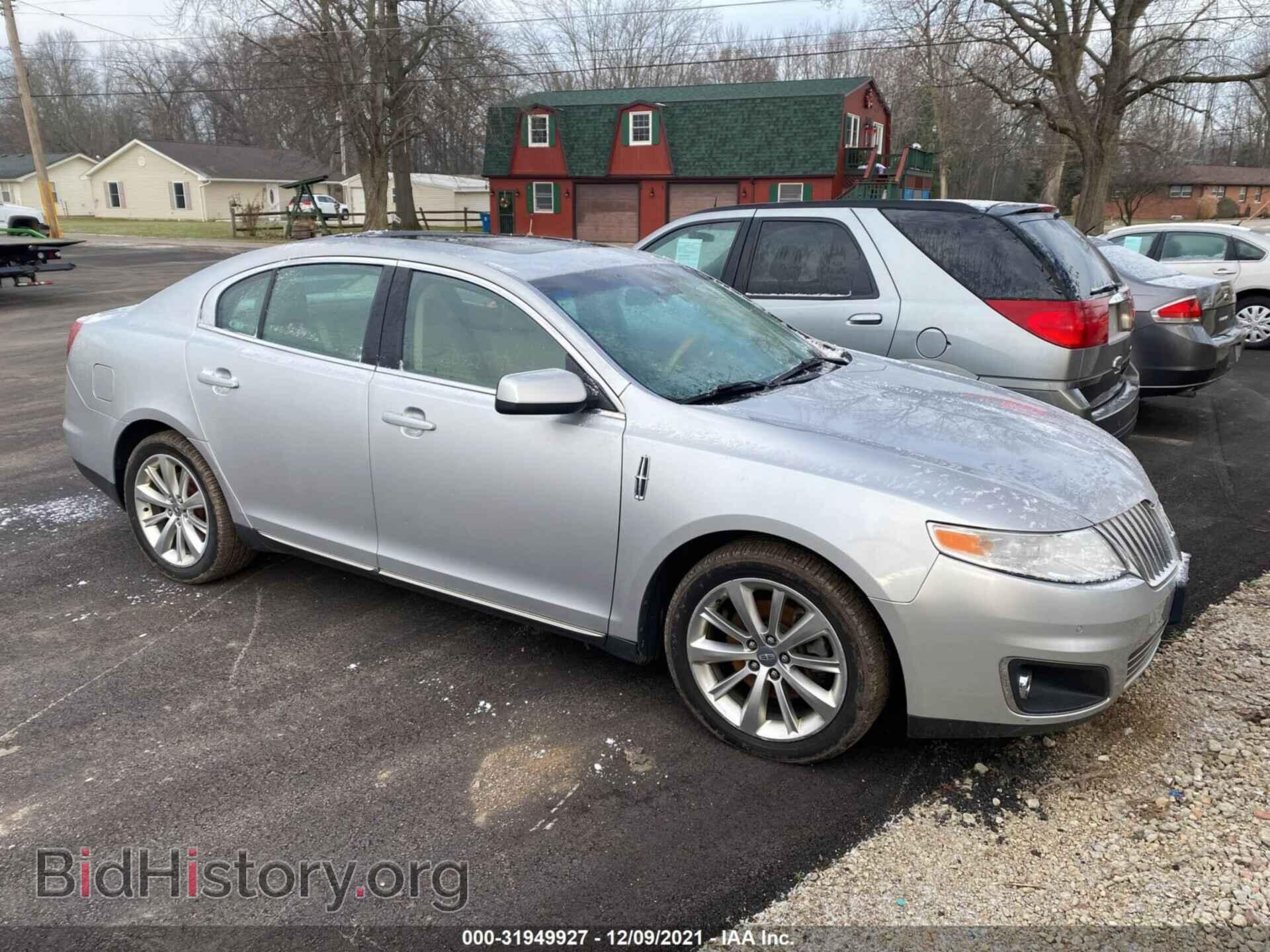 Photo 1LNHL9FT5AG612747 - LINCOLN MKS 2010