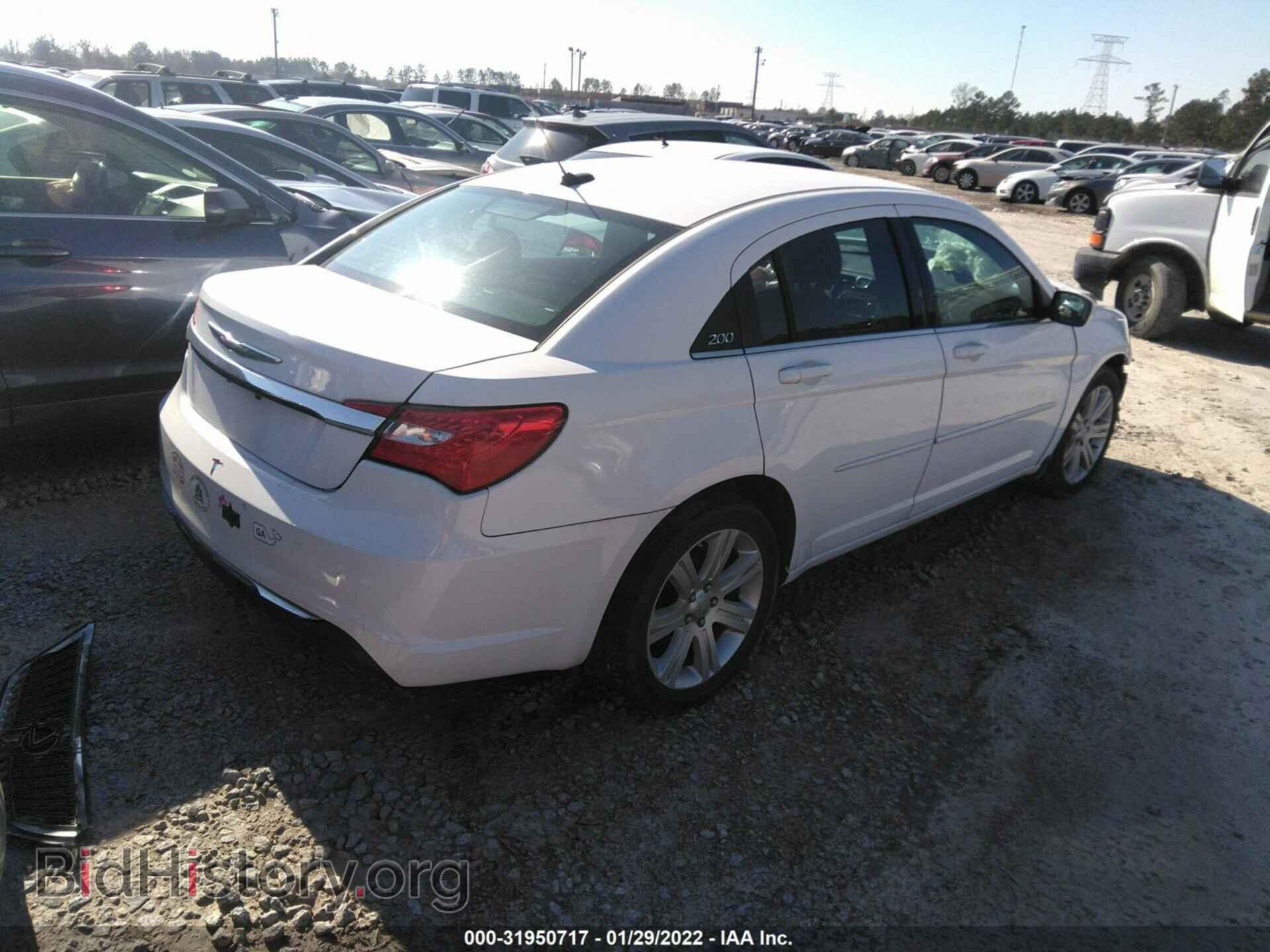2013 CHRYSLER 200 - VIN: 1C3CCBBB1DN656574 - Фото 4