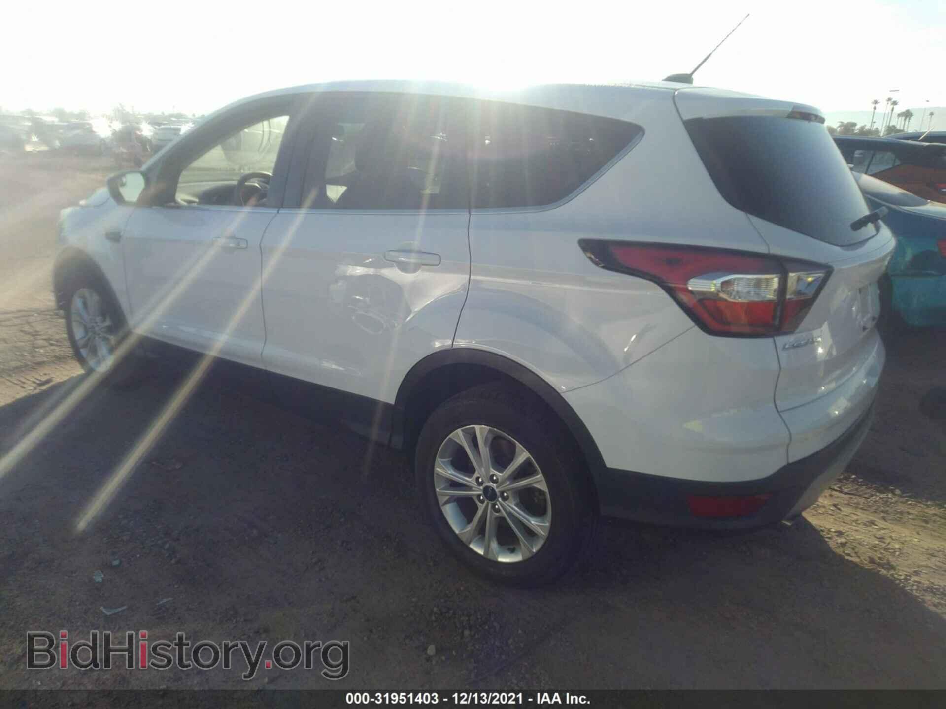 2017 FORD ESCAPE - VIN: 1FMCU0GD6HUC57772 - Фото 3