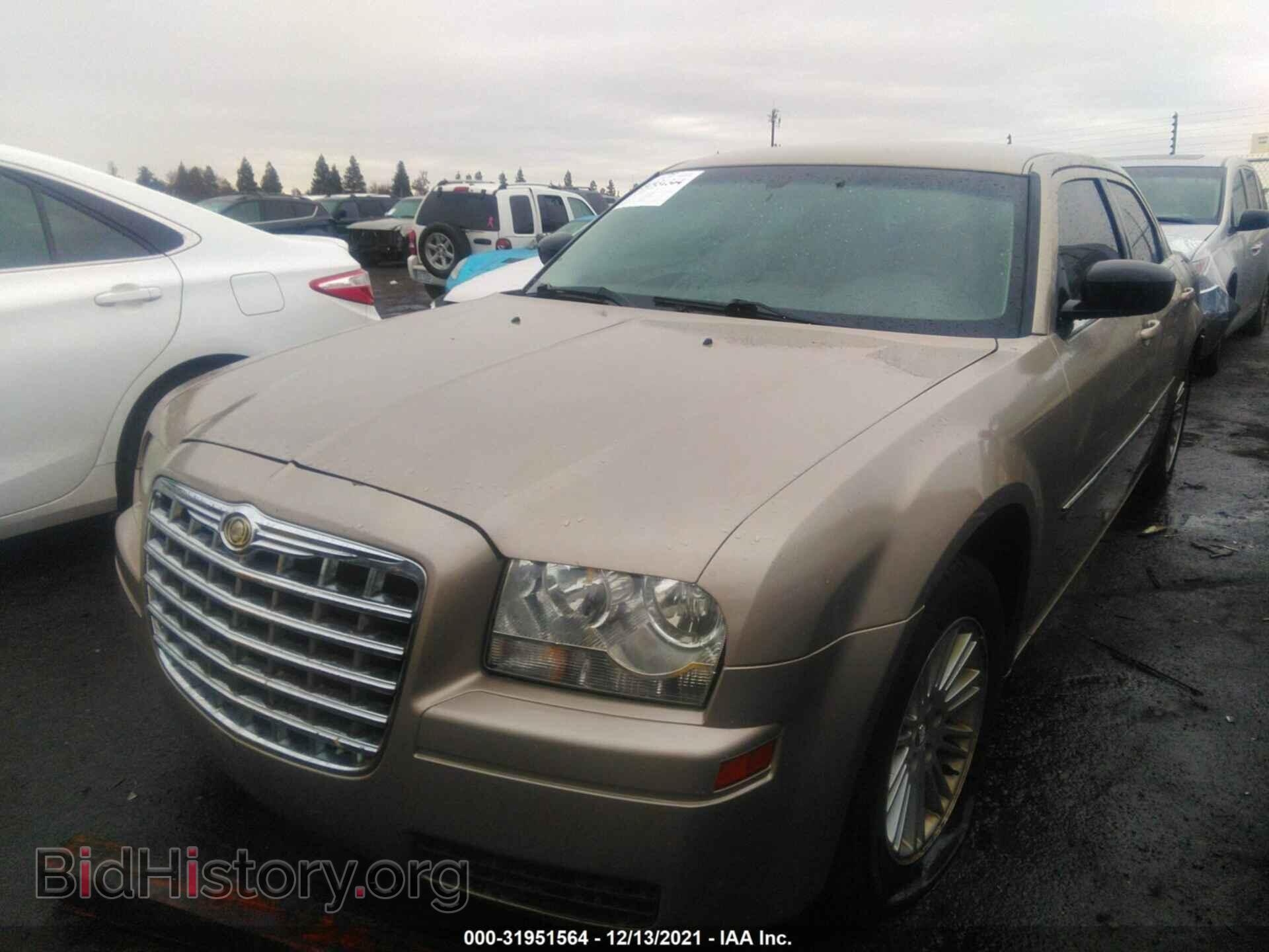 2009 CHRYSLER 300 - VIN: 2C3KA43D39H553539 - Фото 2