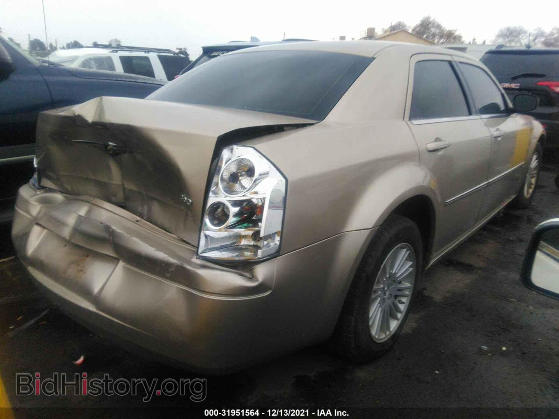 2009 CHRYSLER 300 - VIN: 2C3KA43D39H553539 - Фото 4