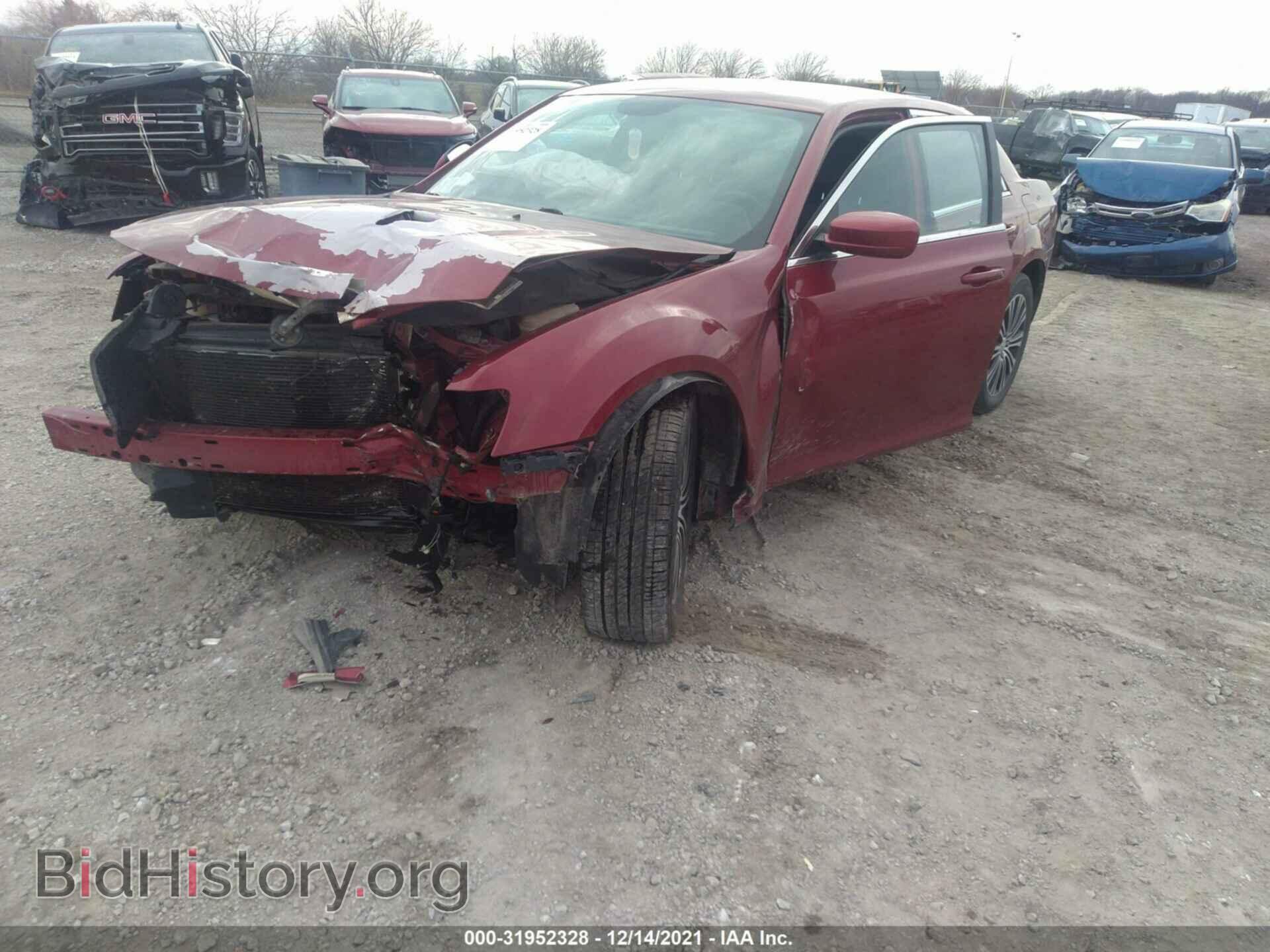 2013 CHRYSLER 300 - VIN: 2C3CCAGG1DH687864 - Фото 2
