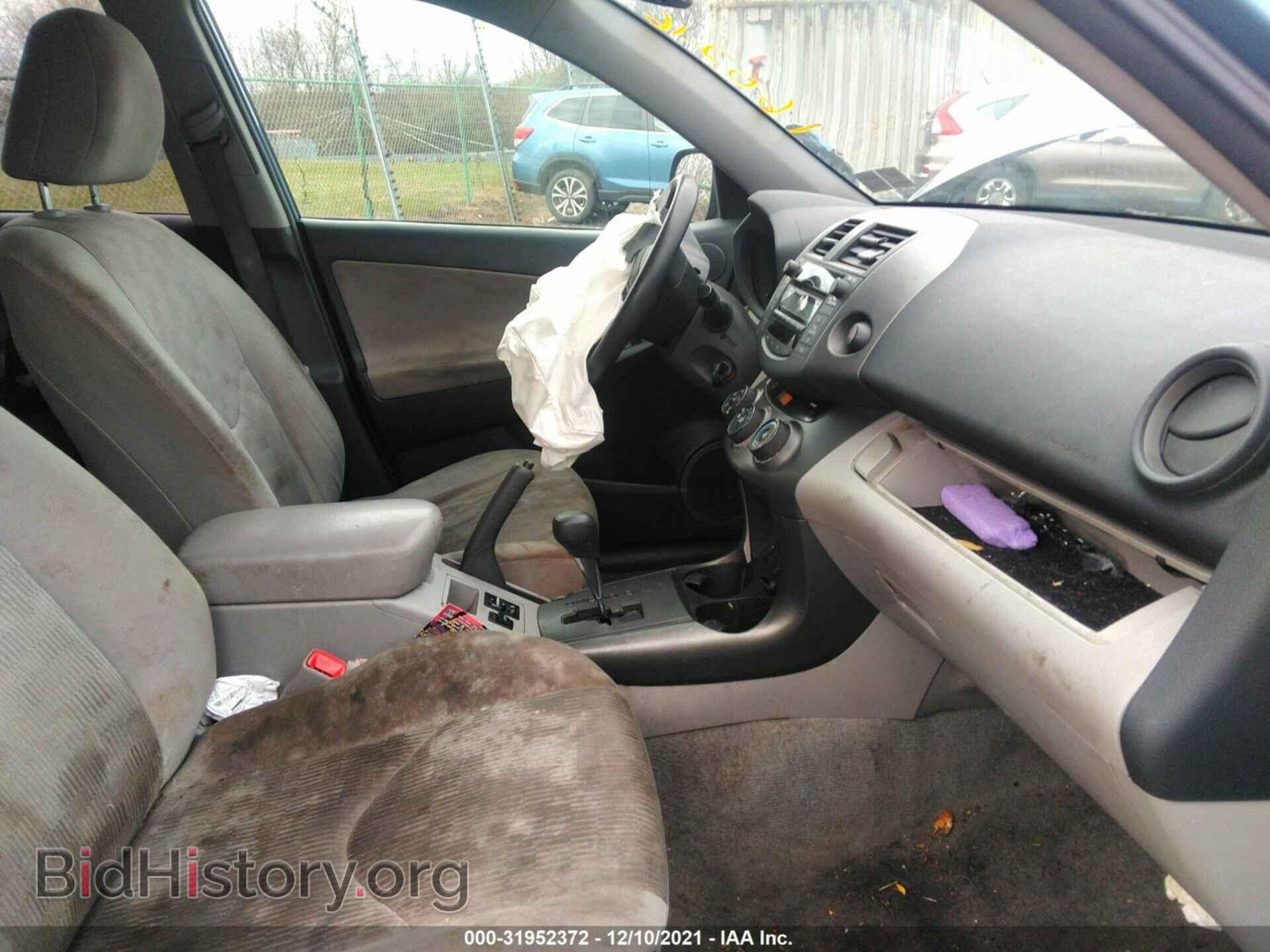 2011 TOYOTA RAV4 - VIN: 2T3BF4DV5BW160216 - Фото 5