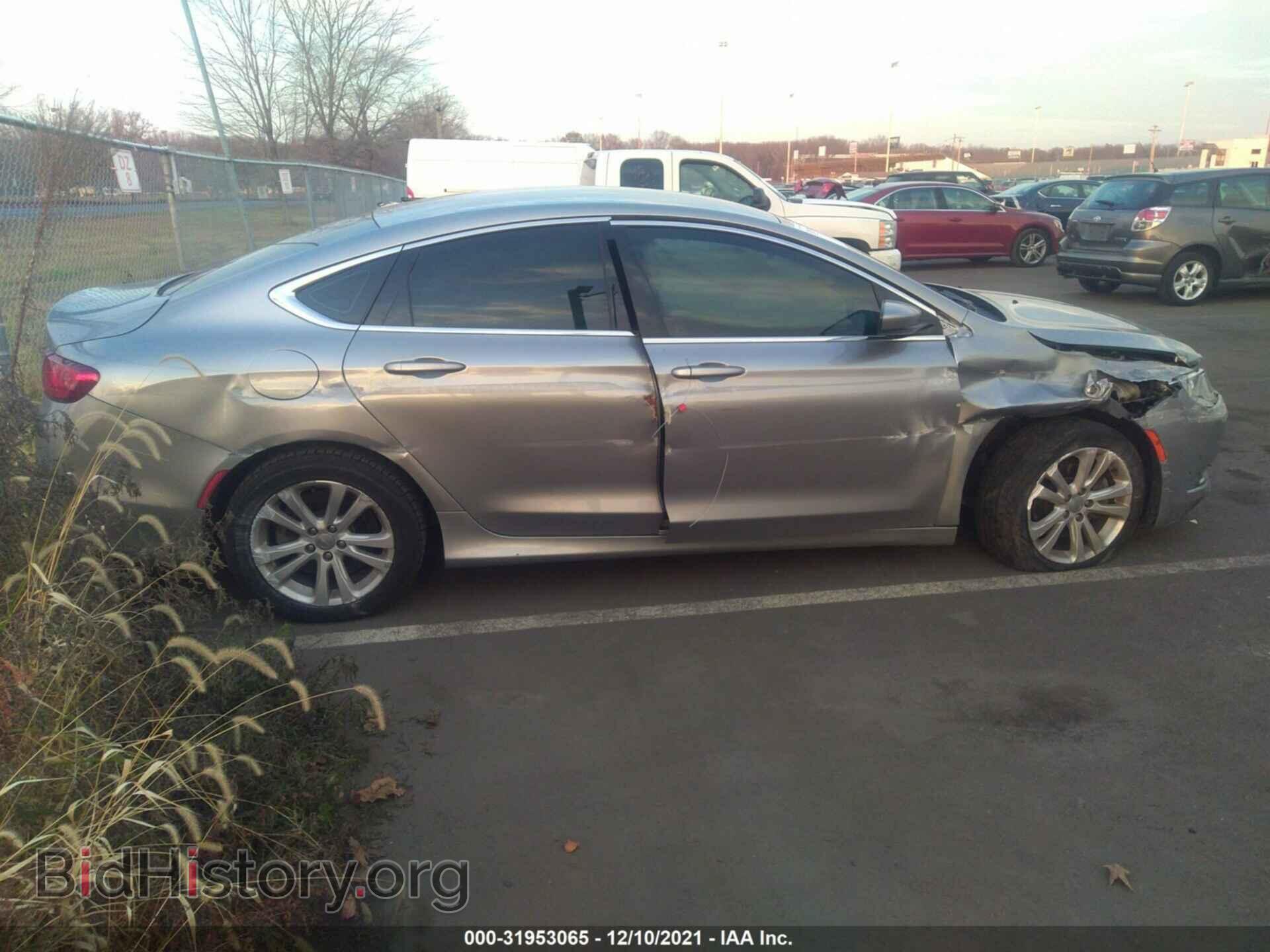 2015 CHRYSLER 200 - VIN: 1C3CCCAB1FN742381 - Photo 4