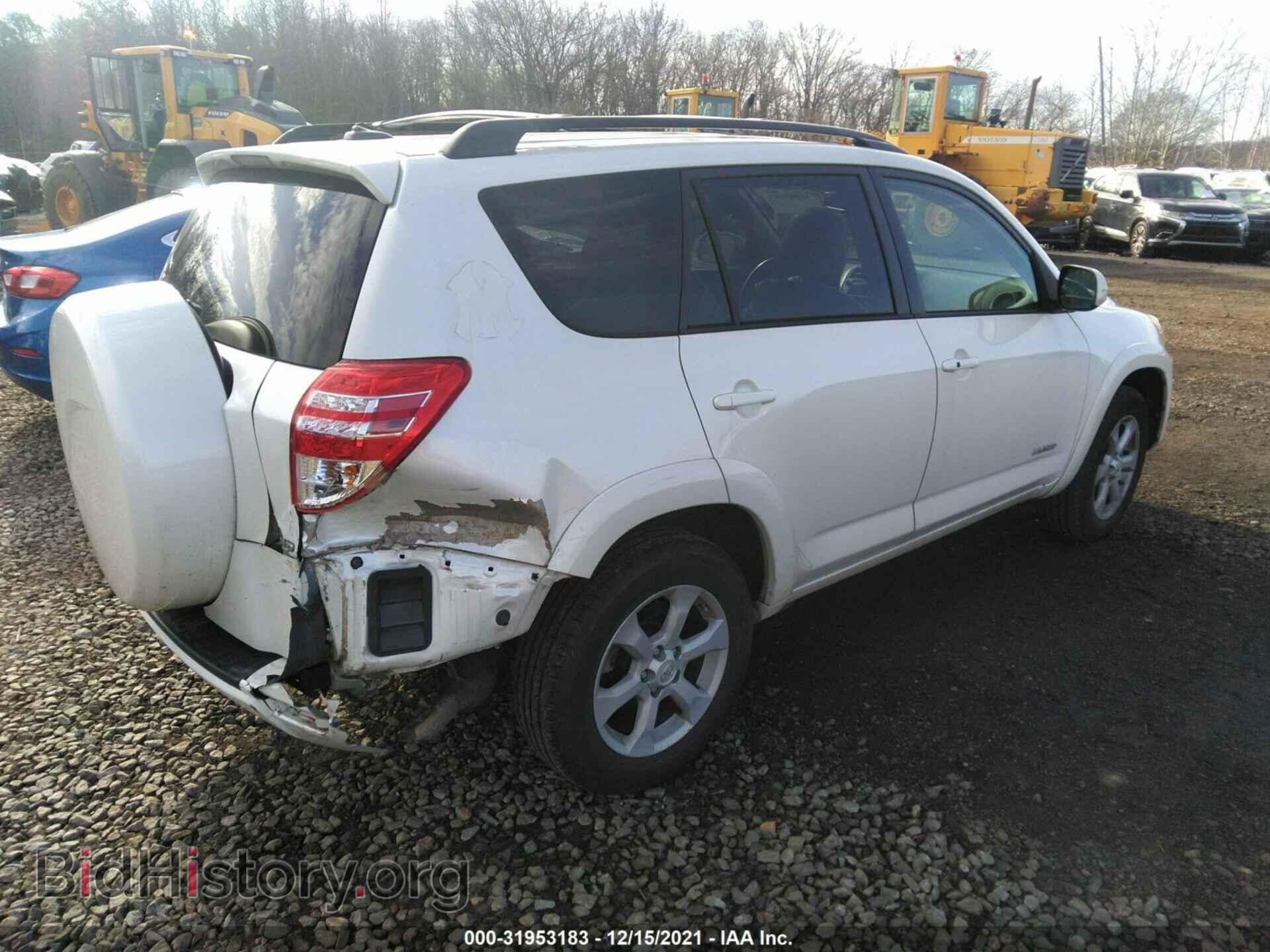 2011 TOYOTA RAV4 - VIN: 2T3DF4DV9BW166870 - Фото 4