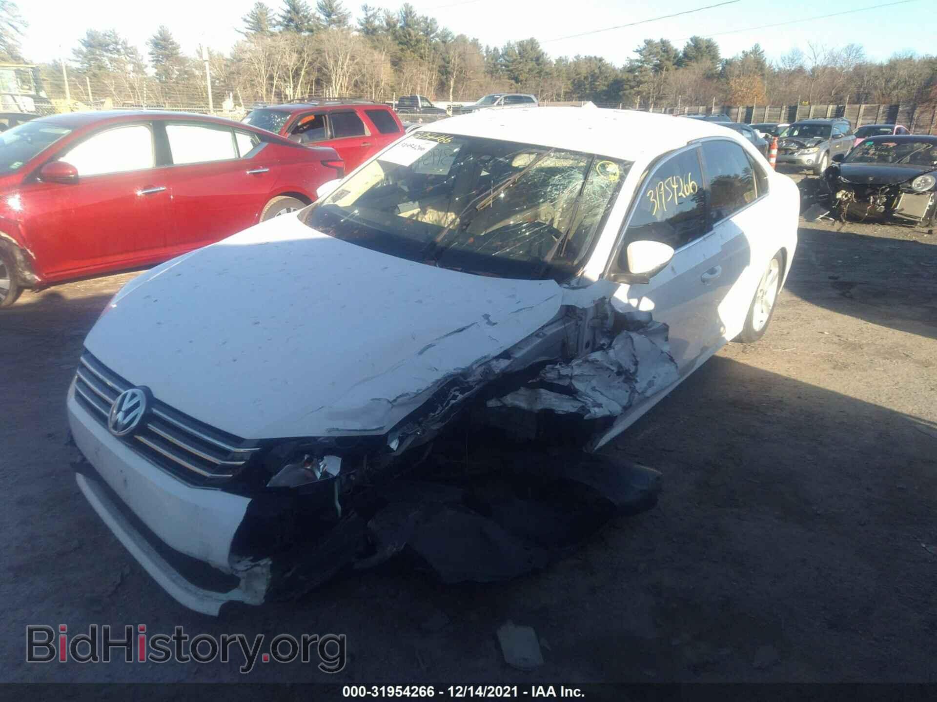2012 VOLKSWAGEN PASSAT - VIN: 1VWBP7A30CC024160 - Фото 2