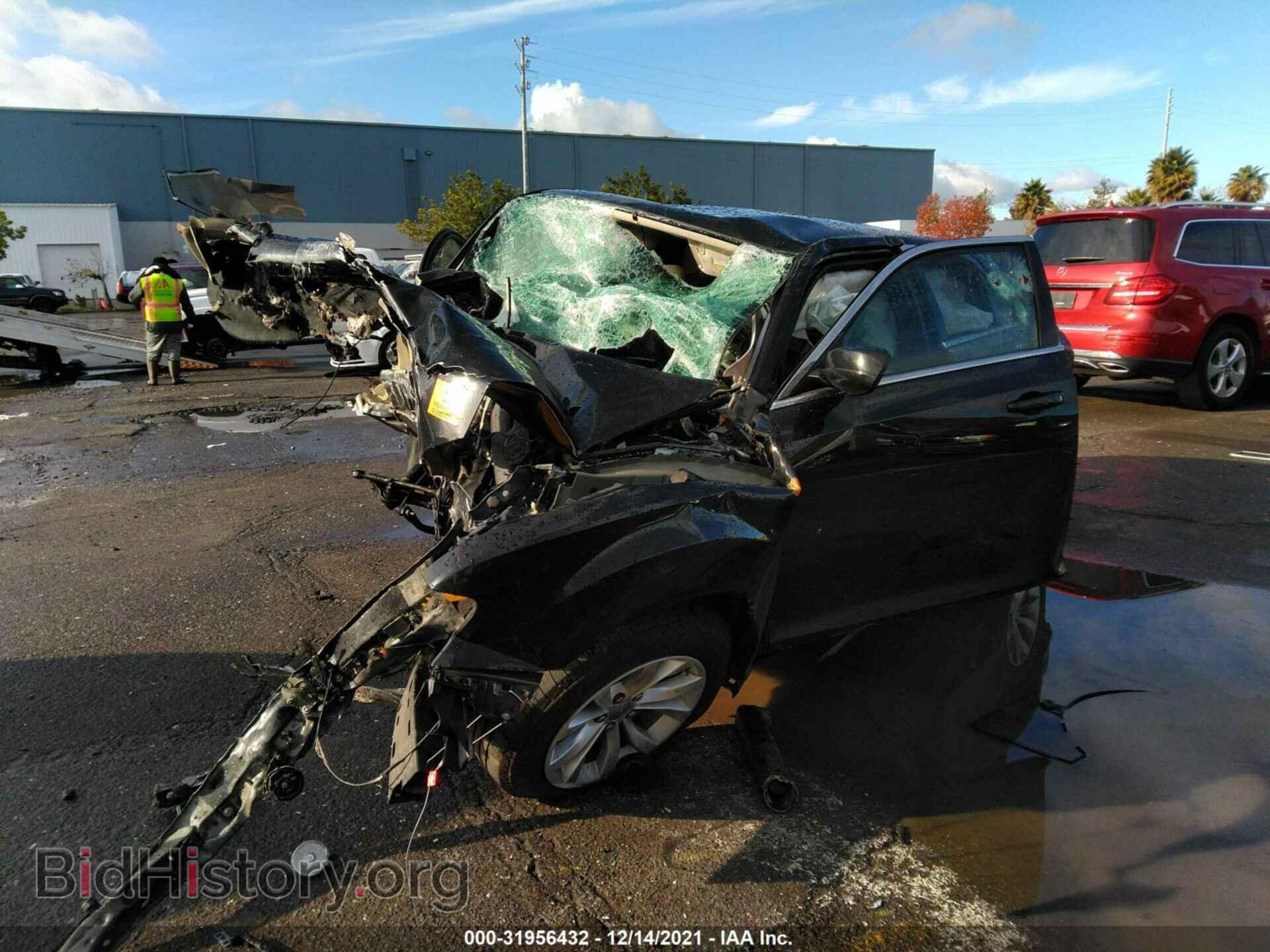 2015 CHRYSLER 300 - VIN: 2C3CCAAG7FH807615 - Фото 2