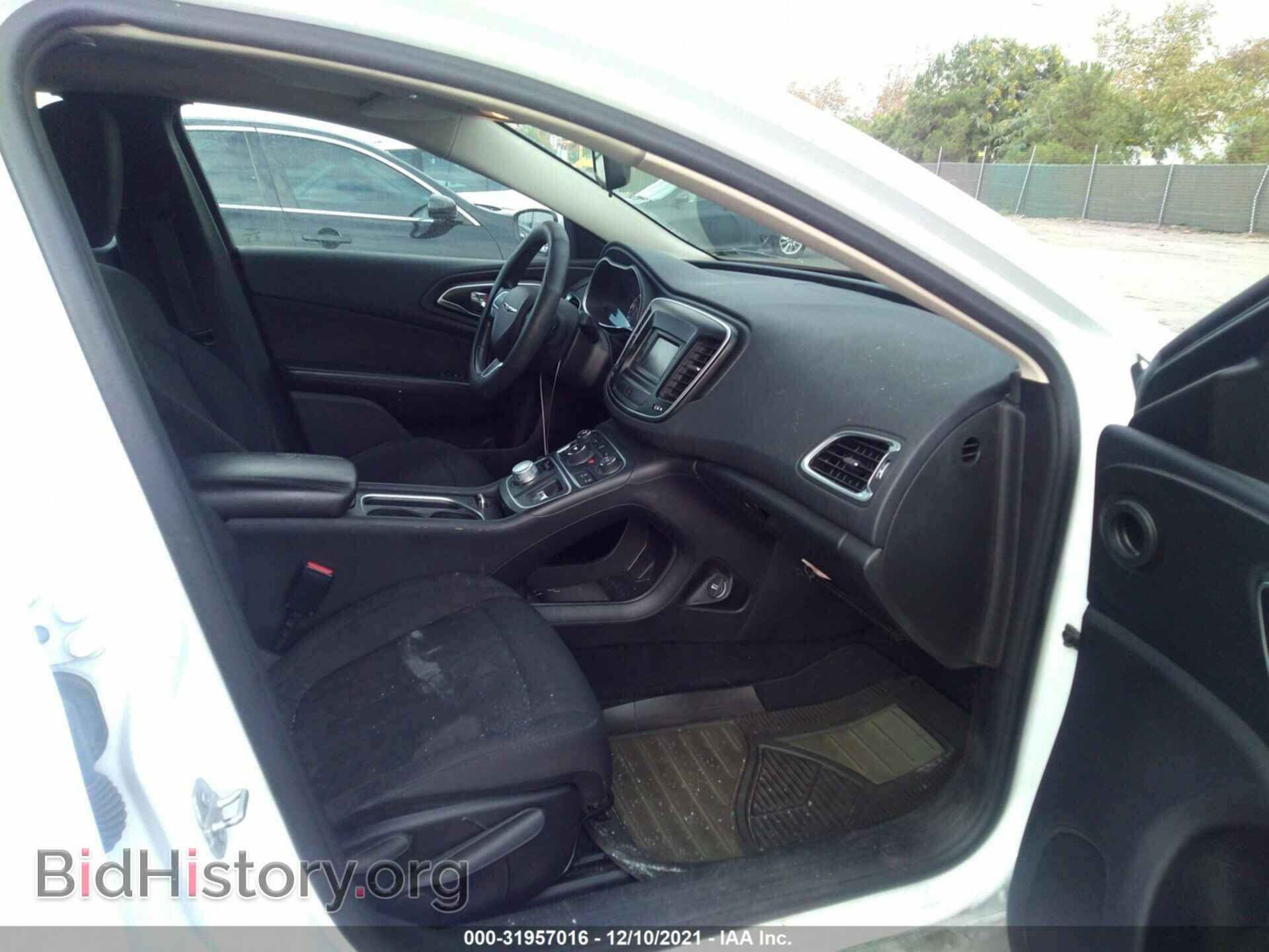 2016 CHRYSLER 200 - VIN: 1C3CCCAB5GN106533 - Фото 5
