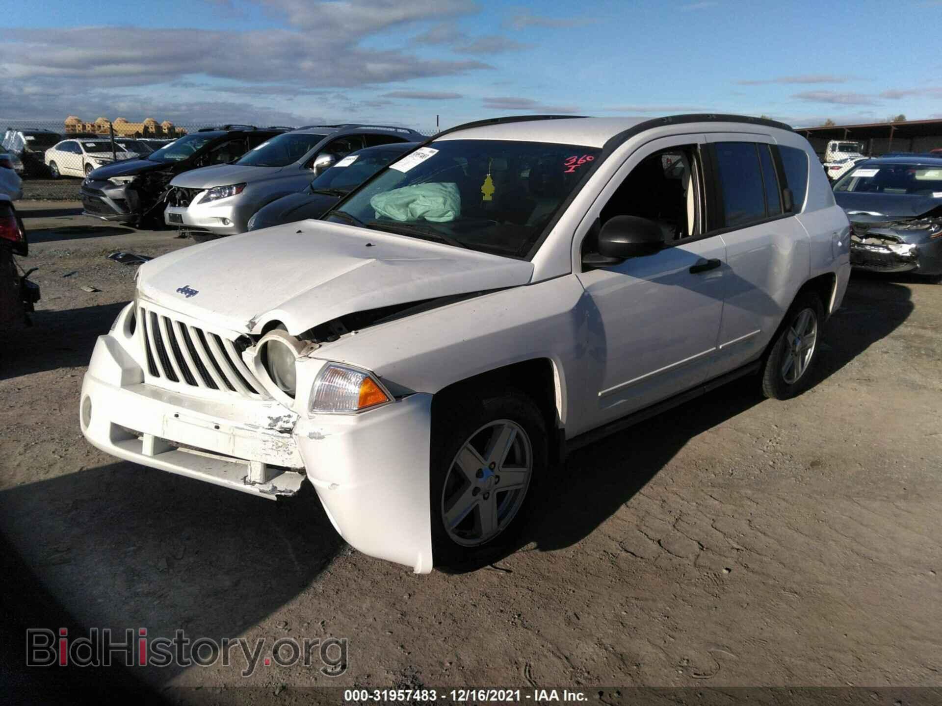 2008 JEEP COMPASS - VIN: 1J8FT47W48D691663 - Фото 2