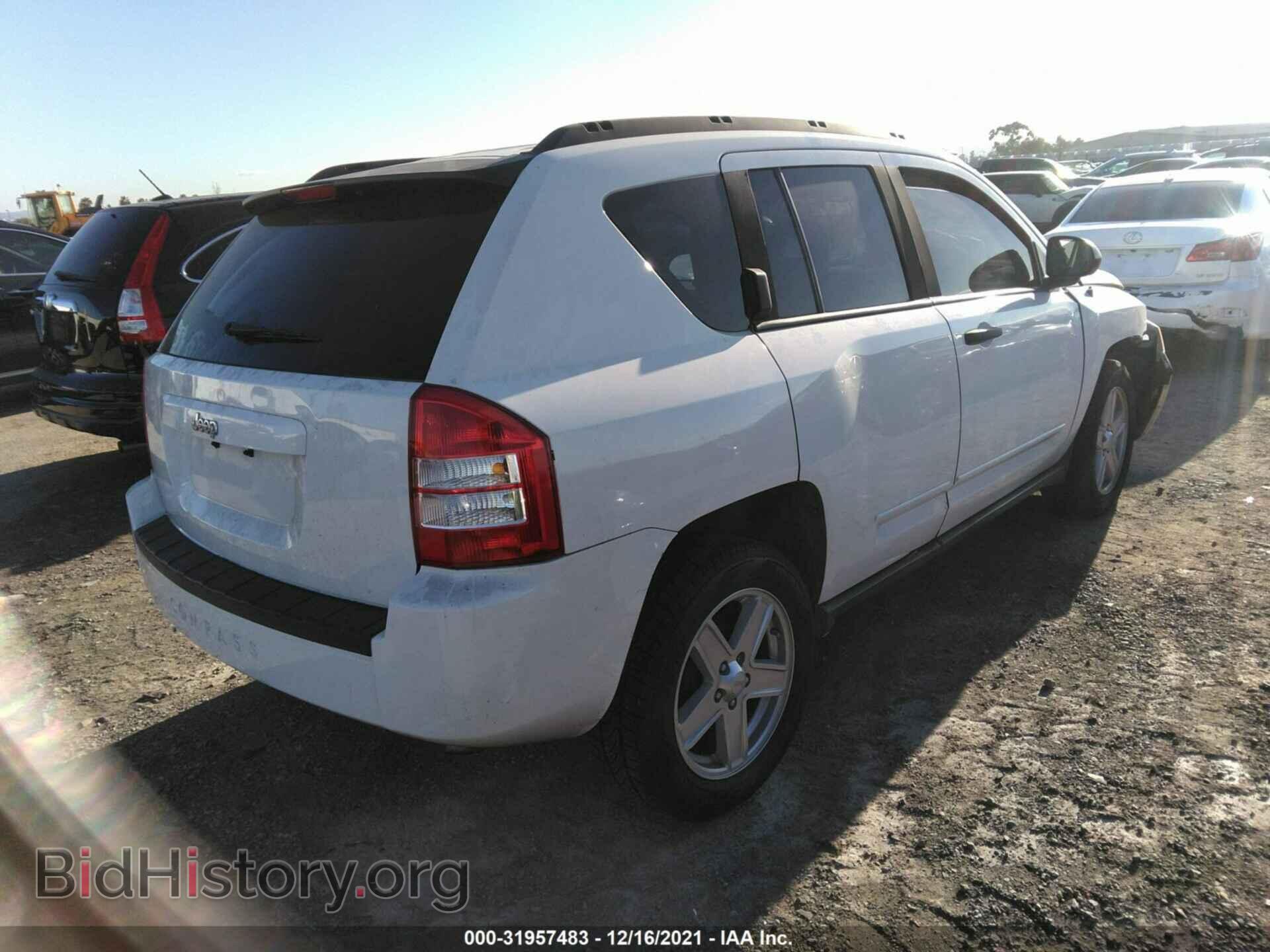 2008 JEEP COMPASS - VIN: 1J8FT47W48D691663 - Фото 4