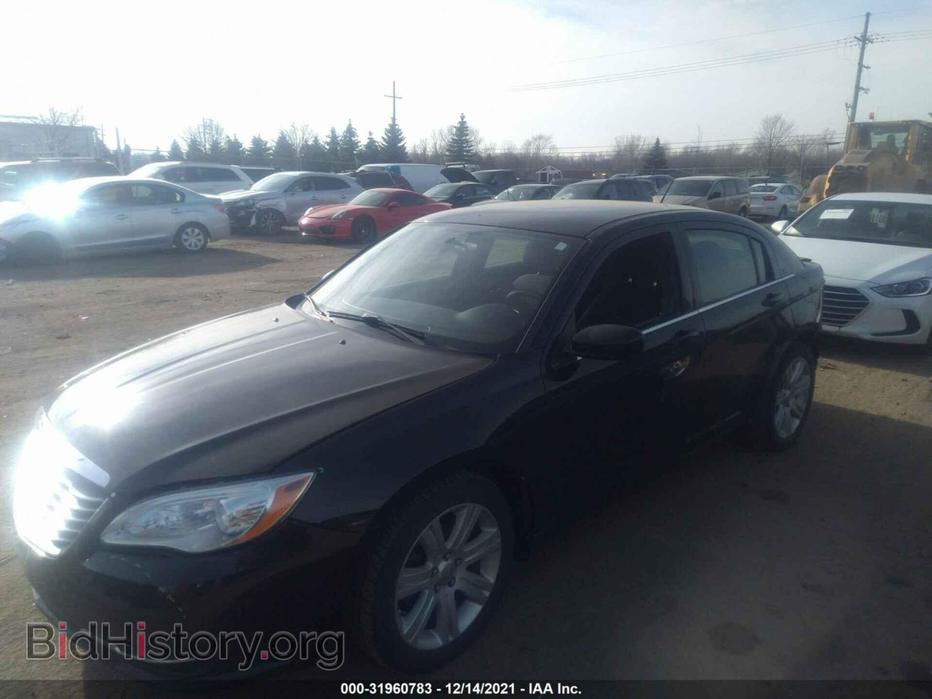 2013 CHRYSLER 200 - VIN: 1C3CCBBB8DN694349 - Photo 2