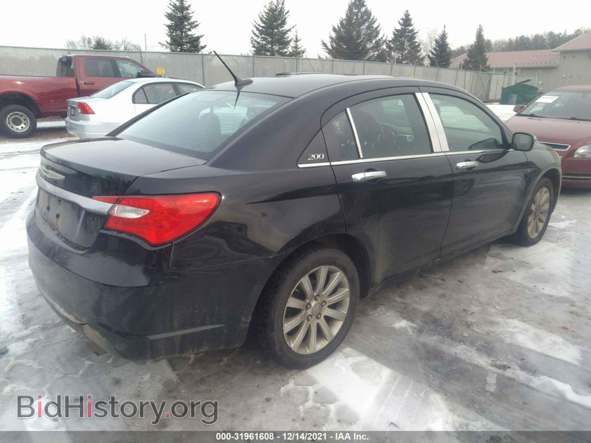 2011 CHRYSLER 200 - VIN: 1C3BC1FB2BN569974 - Фото 4
