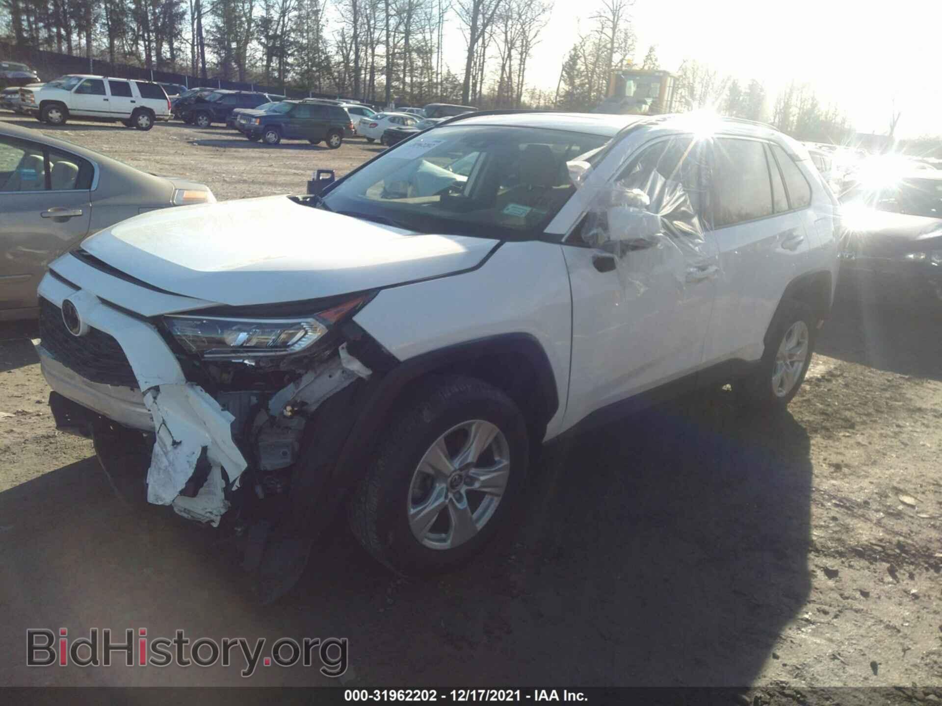 2019 TOYOTA RAV4 - VIN: JTMP1RFV5KD024132 - Фото 2