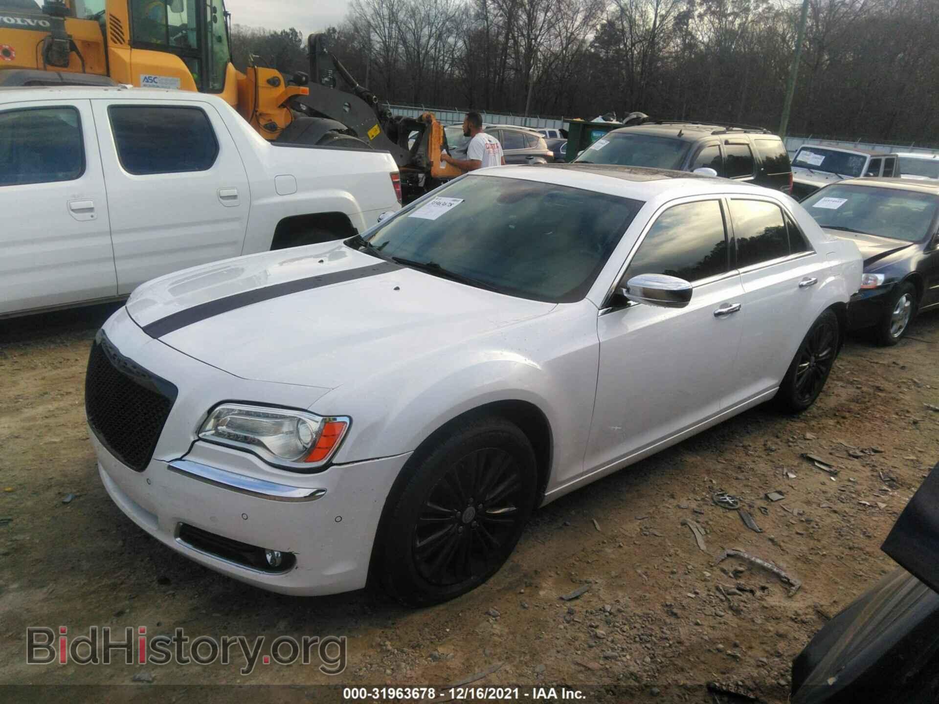 2012 CHRYSLER 300 - VIN: 2C3CCAKT2CH313718 - Фото 2
