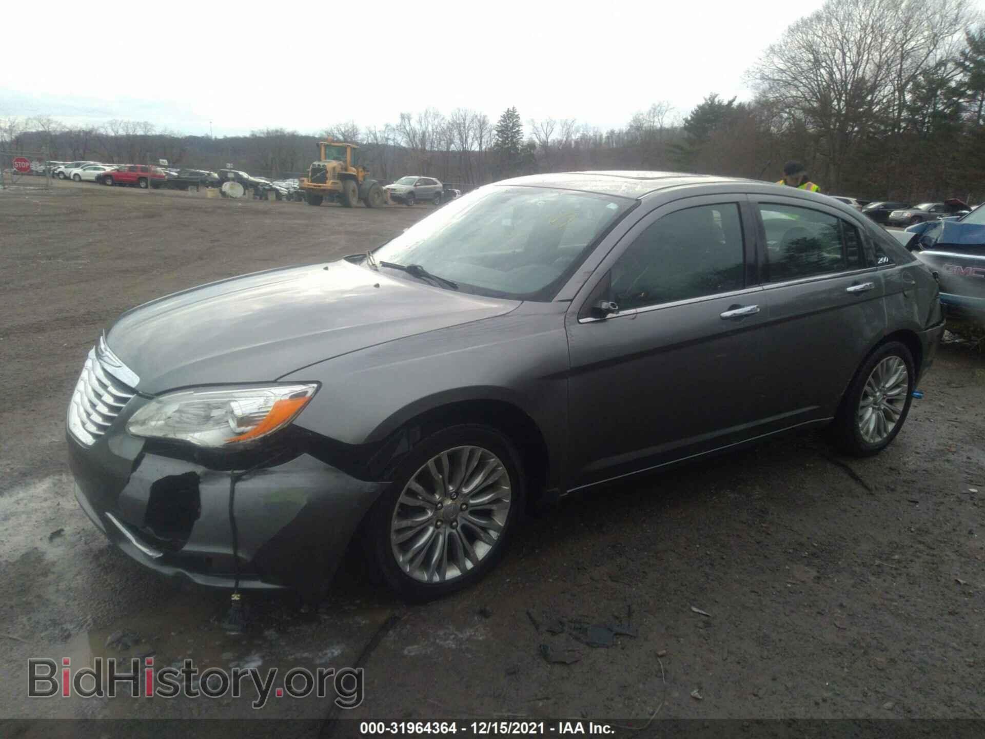 2012 CHRYSLER 200 - VIN: 1C3CCBCB1CN300591 - Фото 2