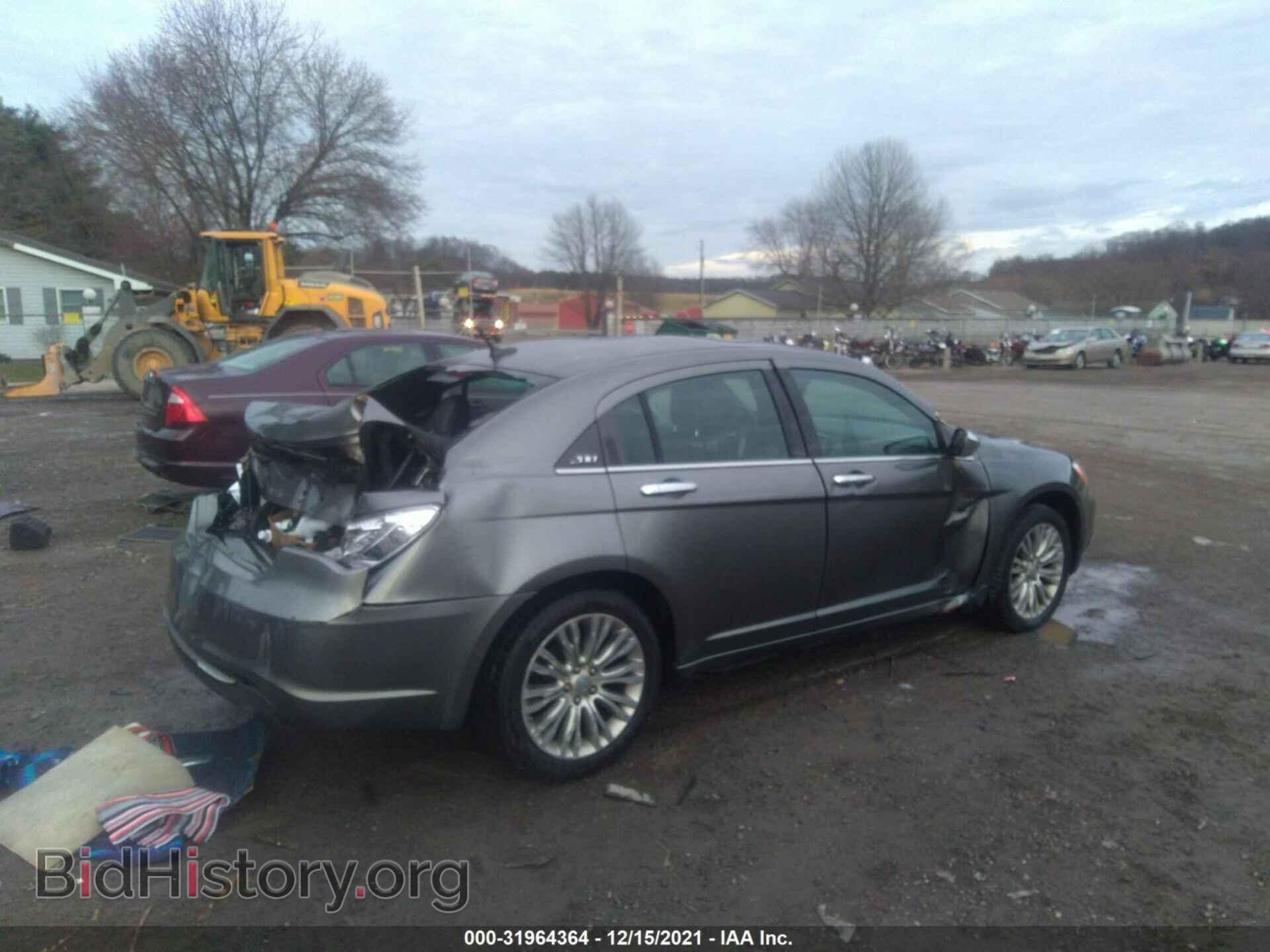 2012 CHRYSLER 200 - VIN: 1C3CCBCB1CN300591 - Фото 4