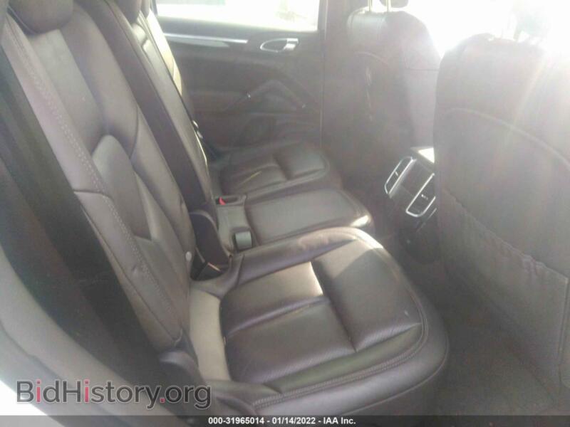 2016 Porsche CAYENNE (VIN WP1AE2A20GLA58120) — photo 8 of 12