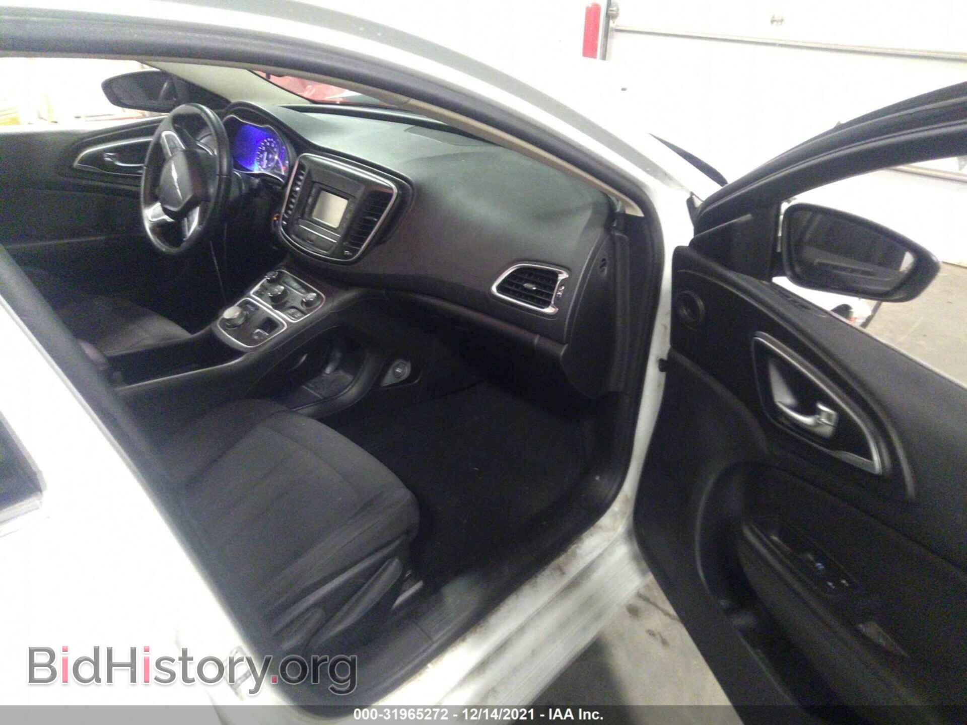 2016 CHRYSLER 200 - VIN: 1C3CCCAB1GN136743 - Photo 5