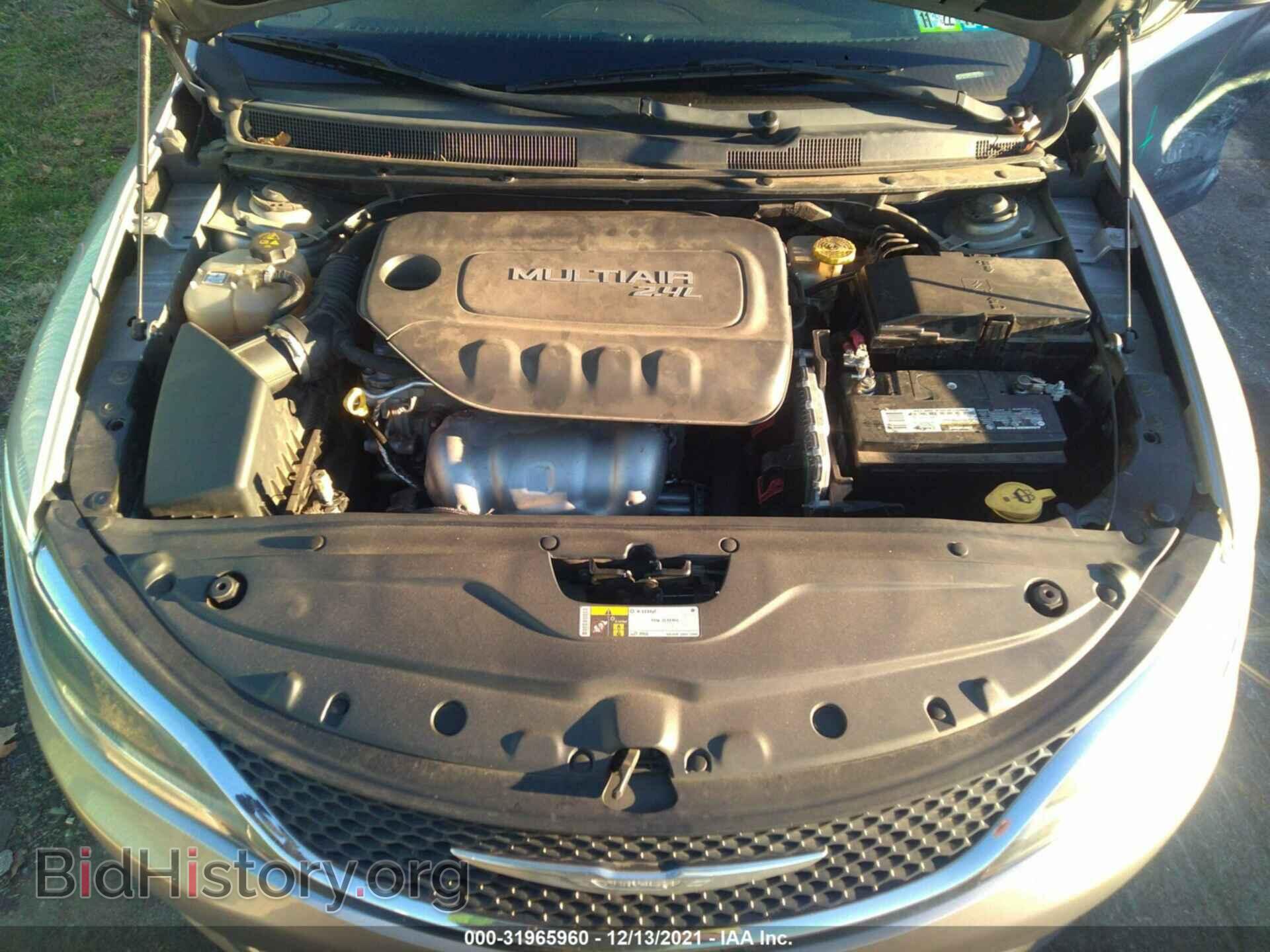 2015 CHRYSLER 200 - VIN: 1C3CCCABXFN539425 - Фото 10