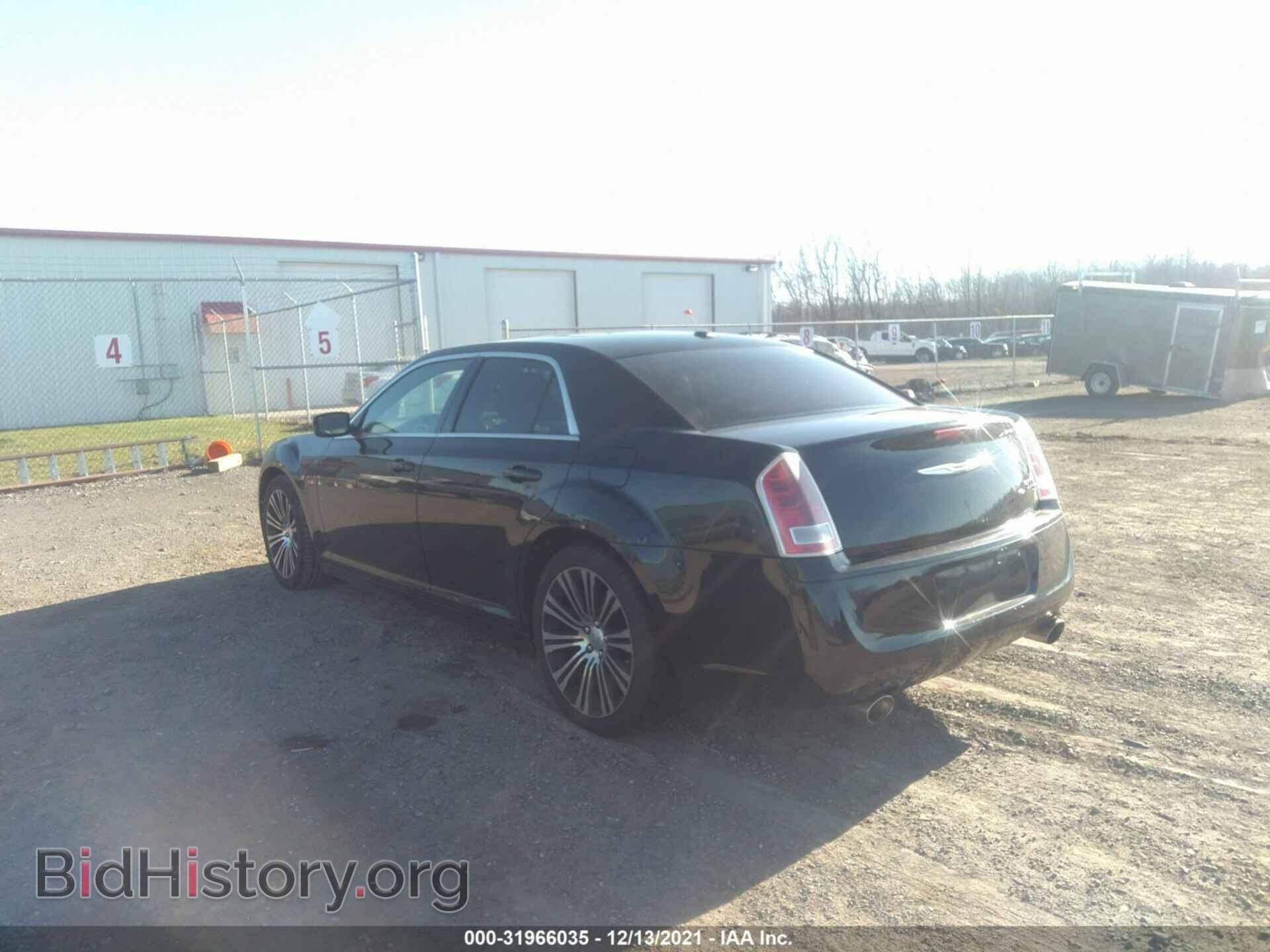 2012 CHRYSLER 300 - VIN: 2C3CCABG2CH257024 - Фото 3