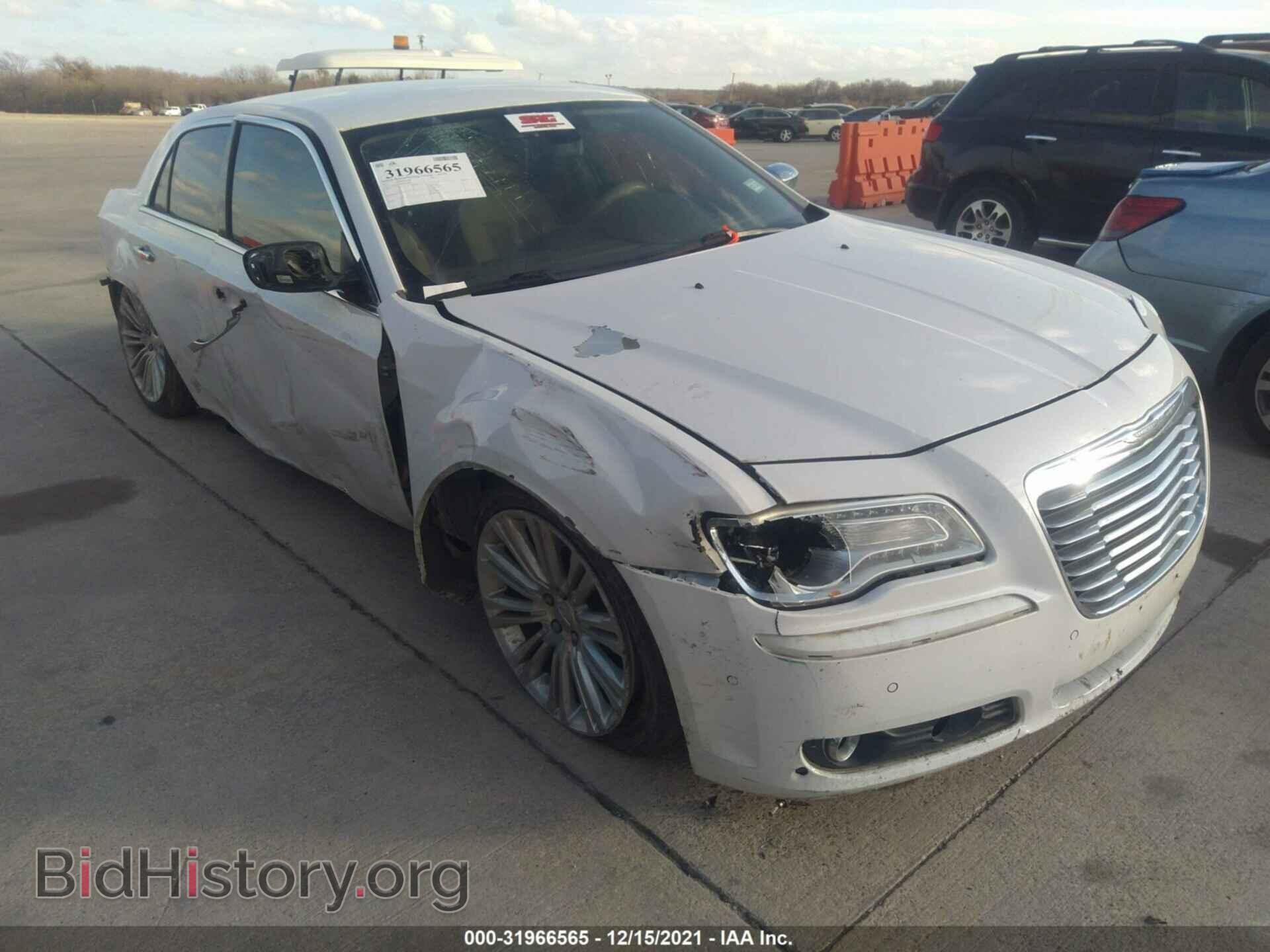 Photo 2C3CA5CG8BH529098 - CHRYSLER 300 2011