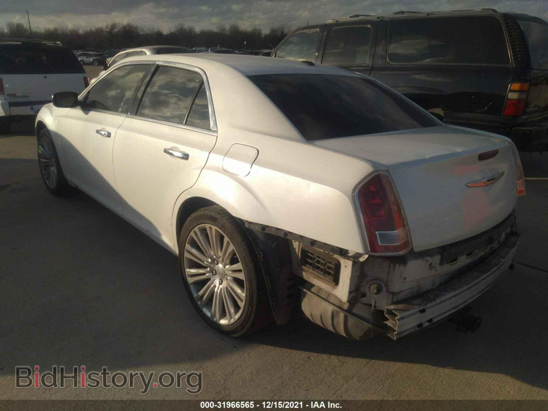 2011 CHRYSLER 300 - VIN: 2C3CA5CG8BH529098 - Фото 3