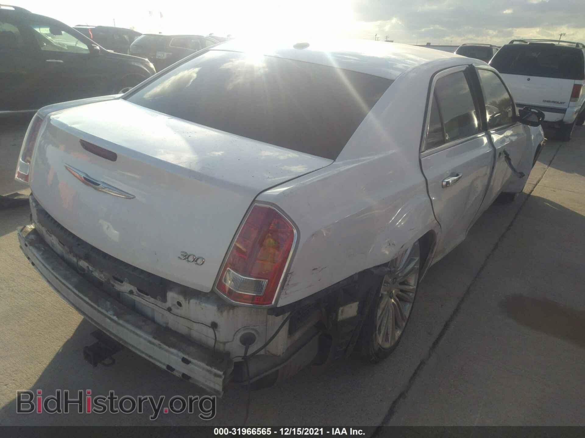 2011 CHRYSLER 300 - VIN: 2C3CA5CG8BH529098 - Фото 4