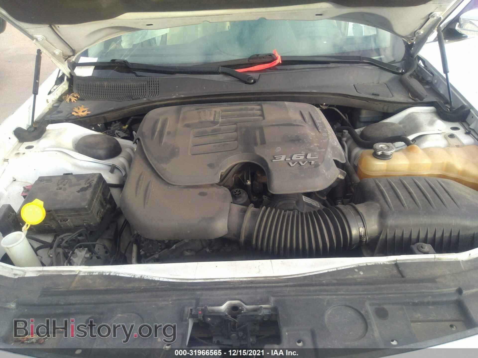 2011 CHRYSLER 300 - VIN: 2C3CA5CG8BH529098 - Фото 10
